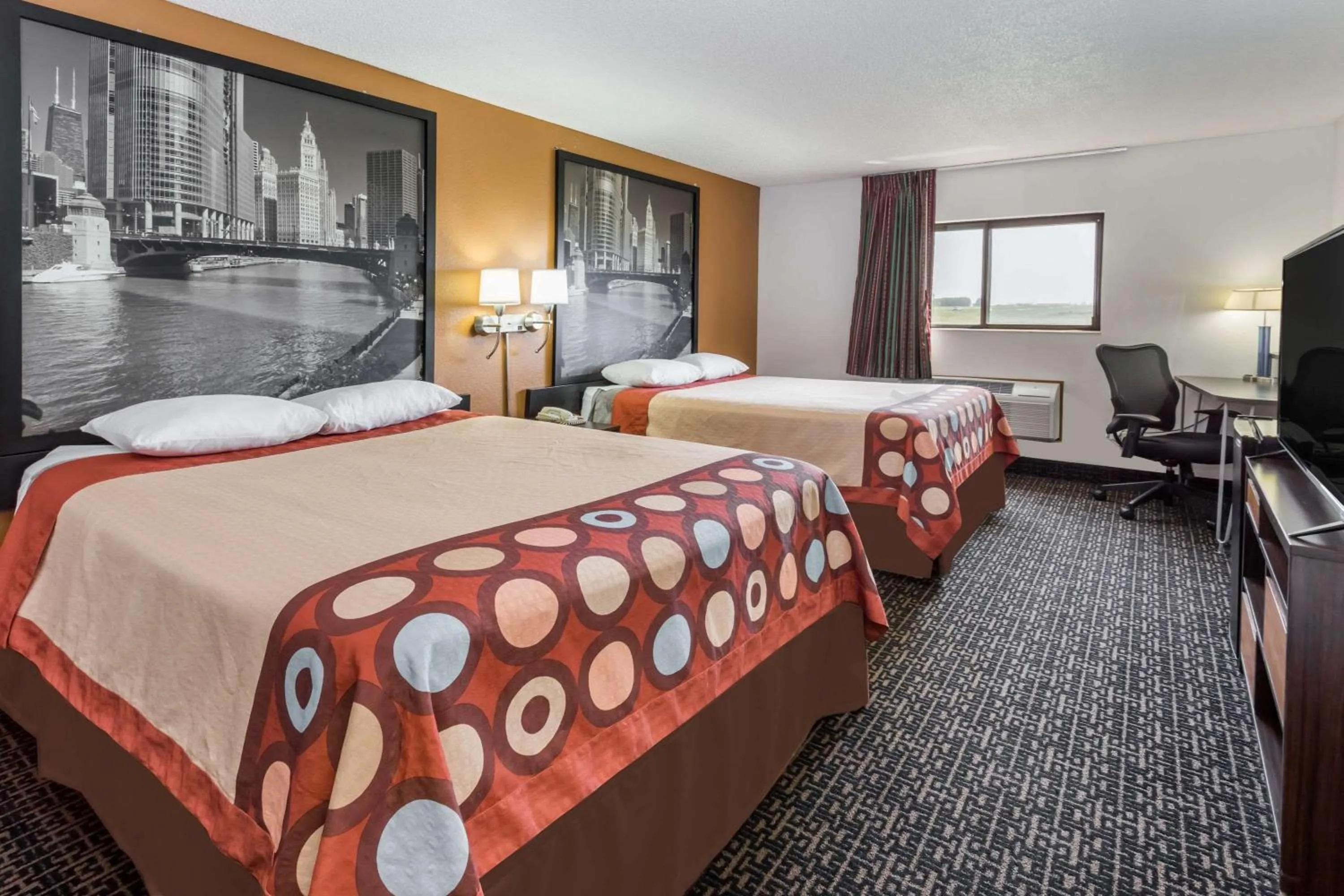 Photo of the whole room in Super 8 by Wyndham Dixon