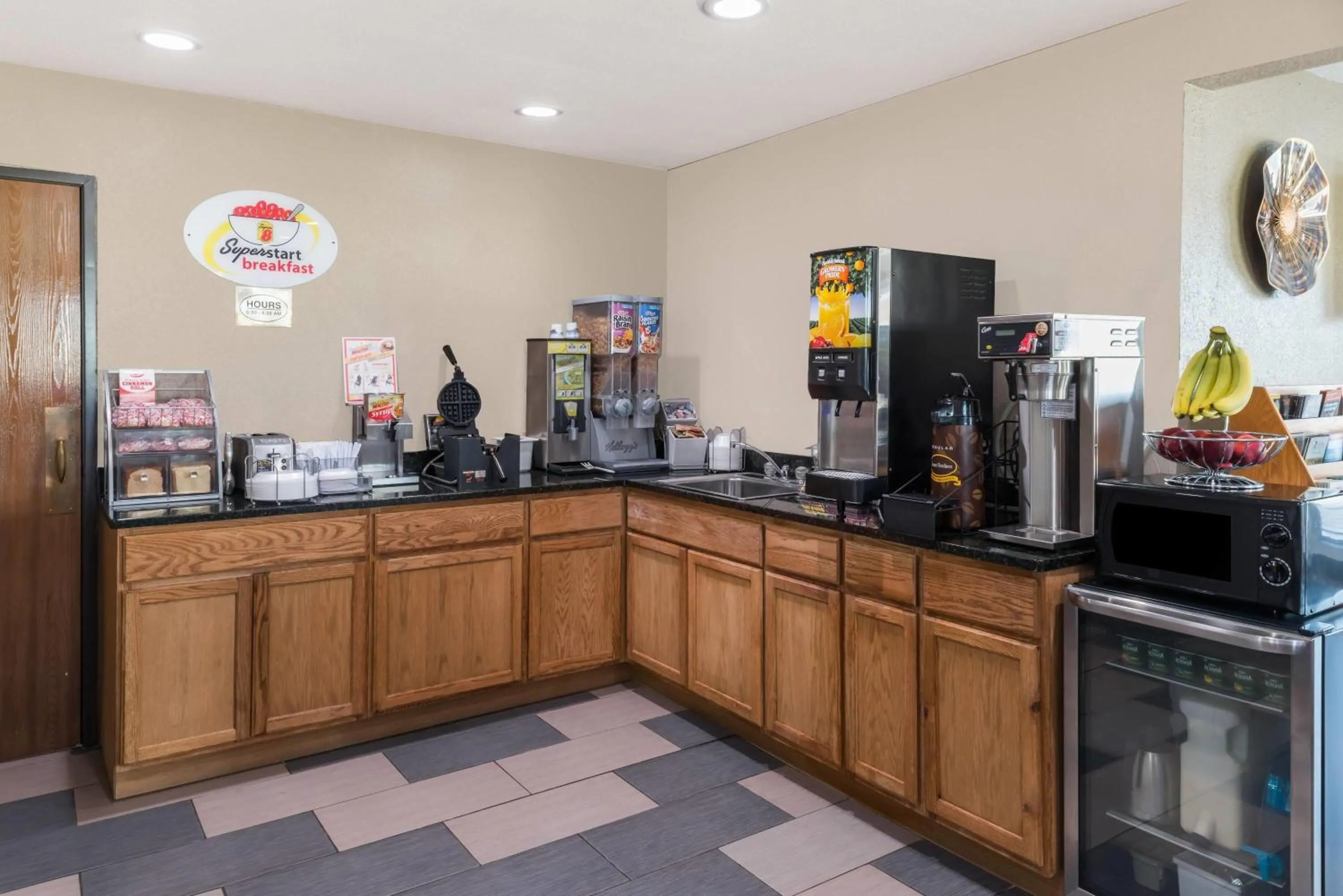 Breakfast in Super 8 by Wyndham Okawville