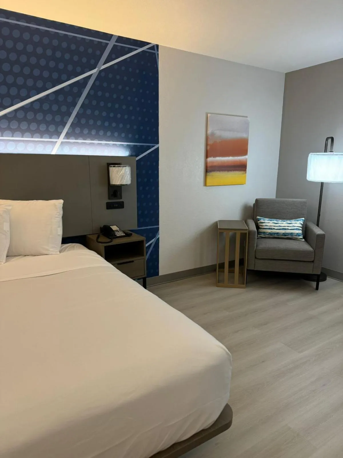 Bed in Halsted Inn and Suites Harvey - Chicago Southland