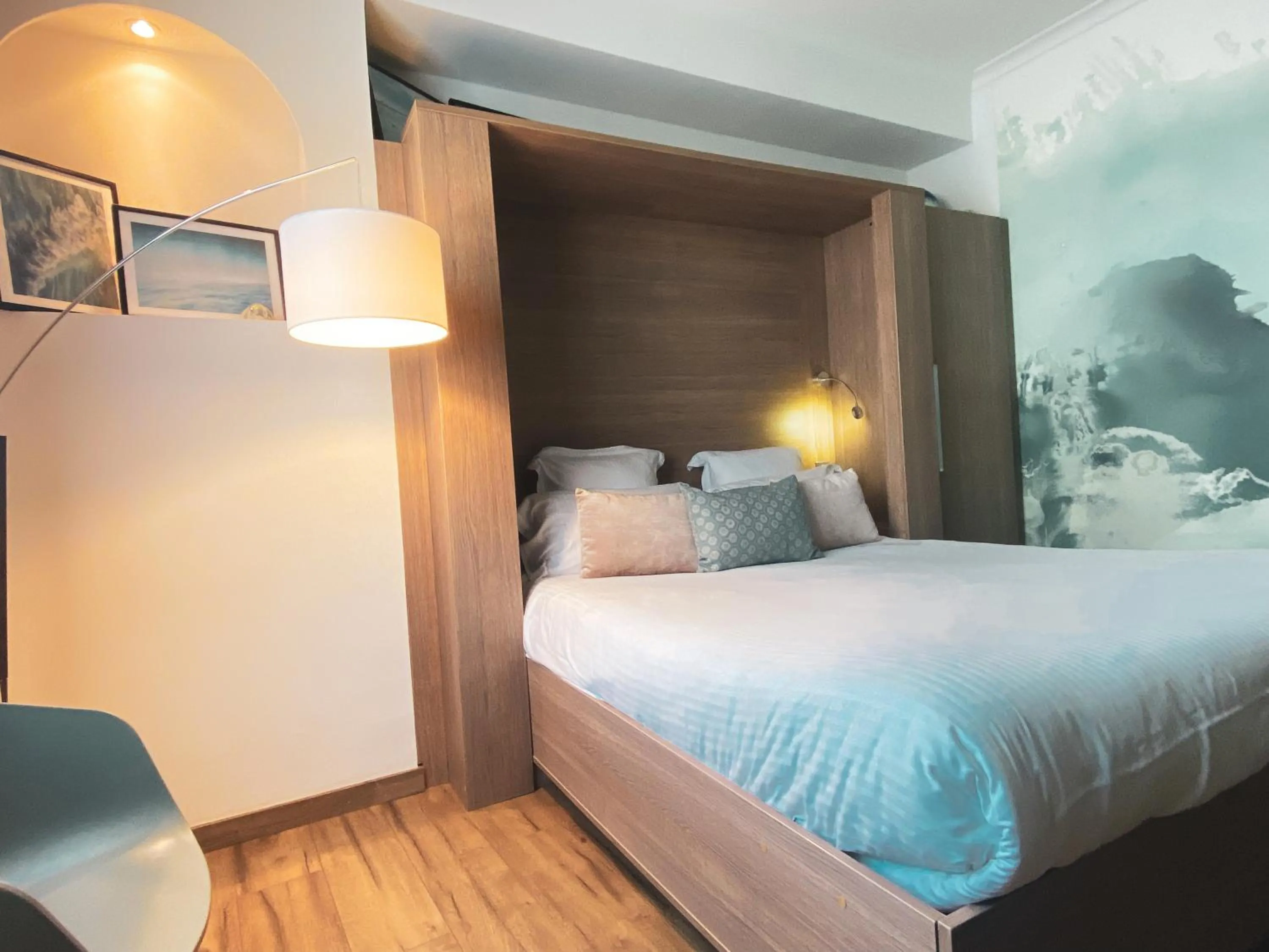 Bedroom, Bed in Best Western Plus La Corniche