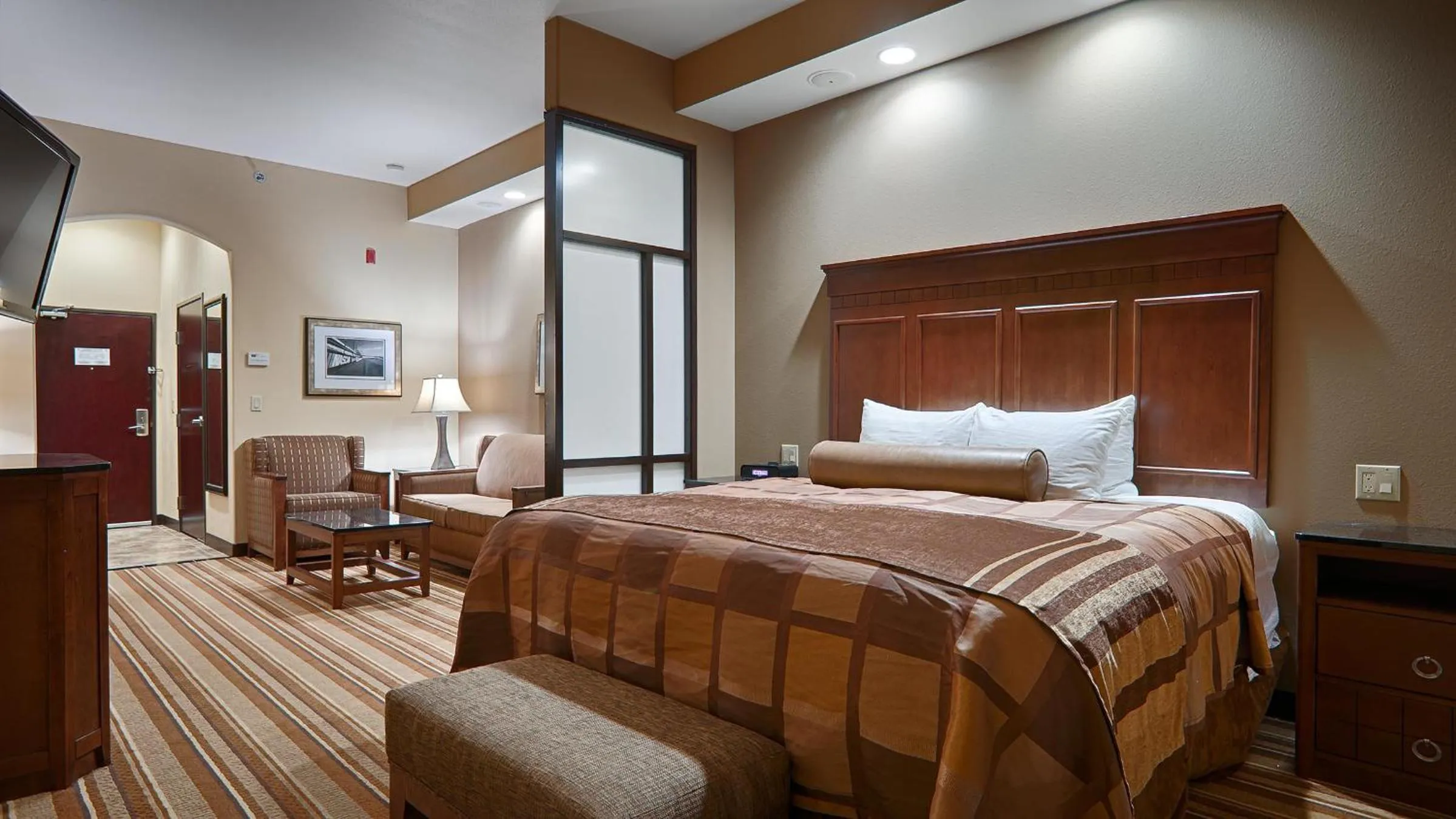 Bedroom, Bed in Best Western Plus KC Speedway Inn & Suites