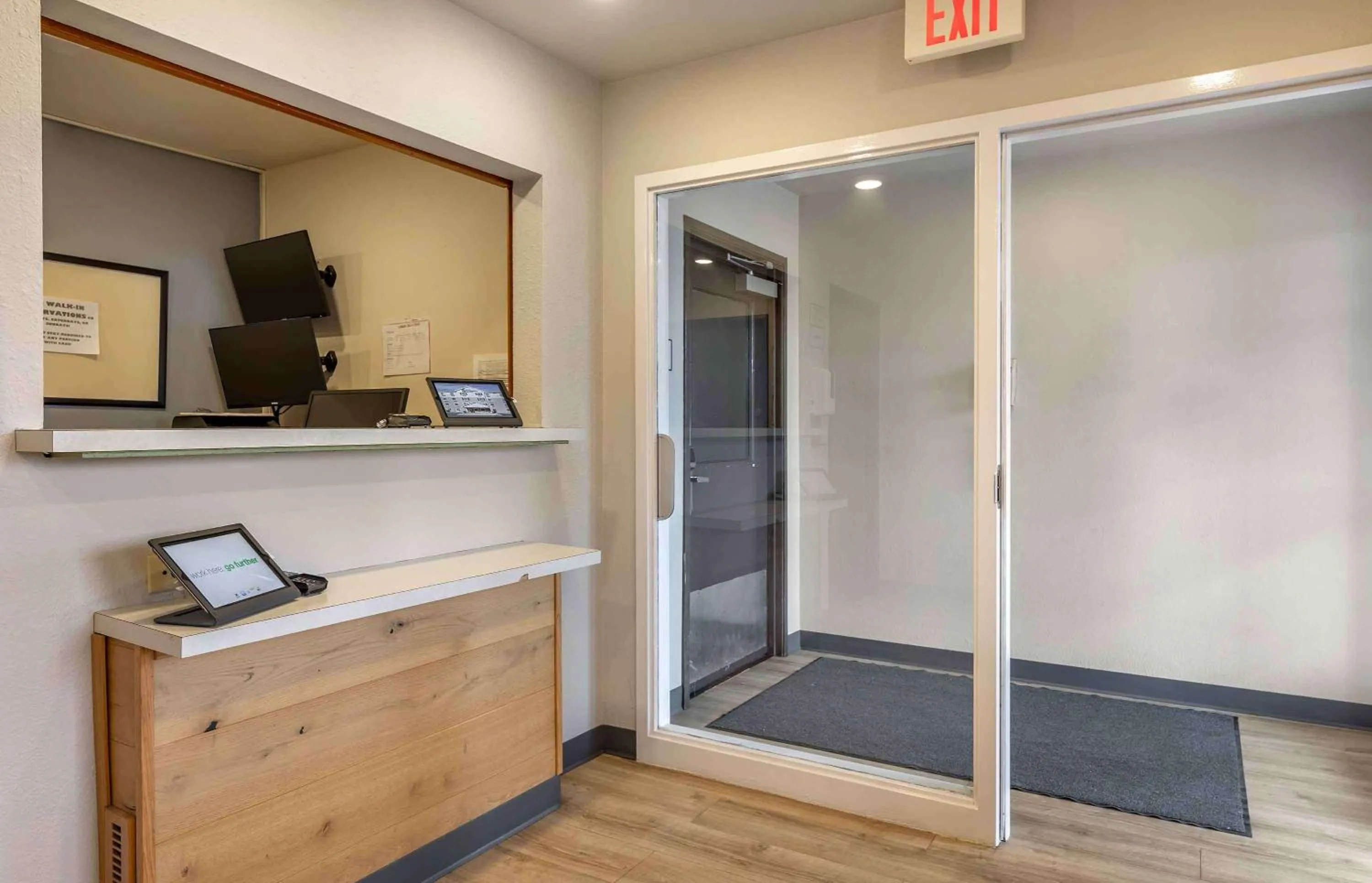 Lobby or reception in Extended Stay America Select Suites - Wichita - North