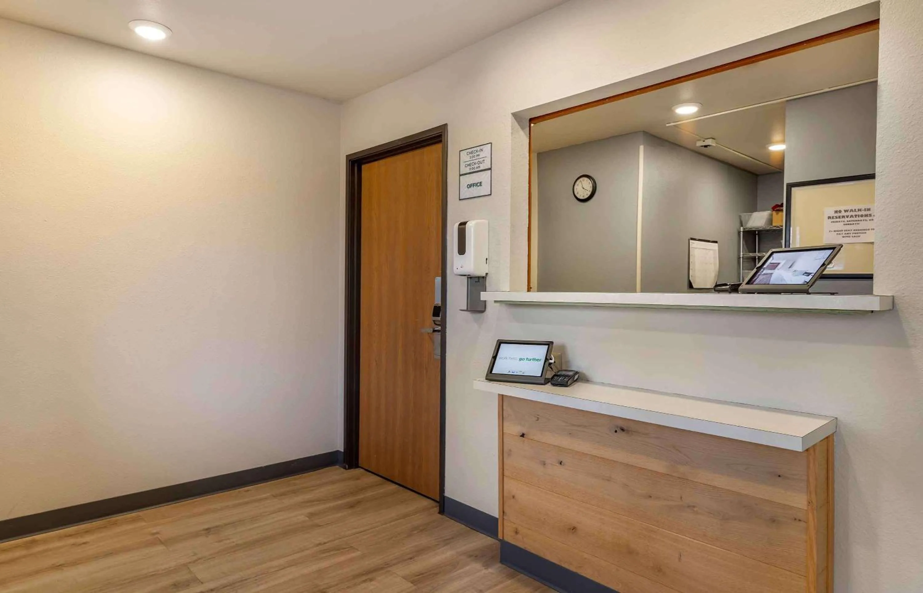 Lobby or reception in Extended Stay America Select Suites - Wichita - North