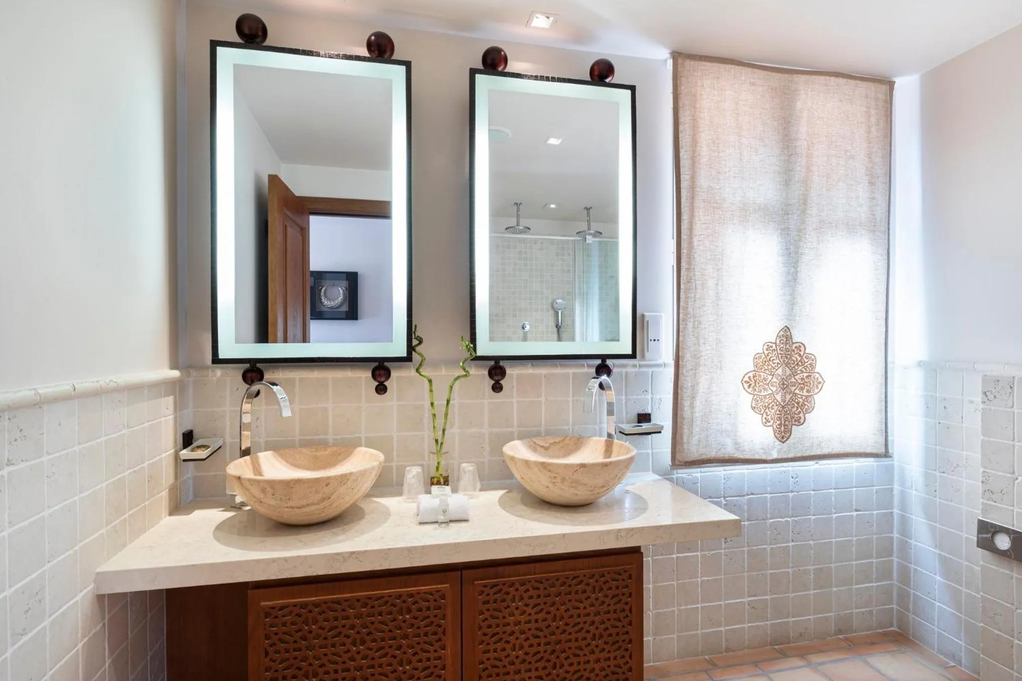 Photo of the whole room in Tiara Miramar Beach Resort