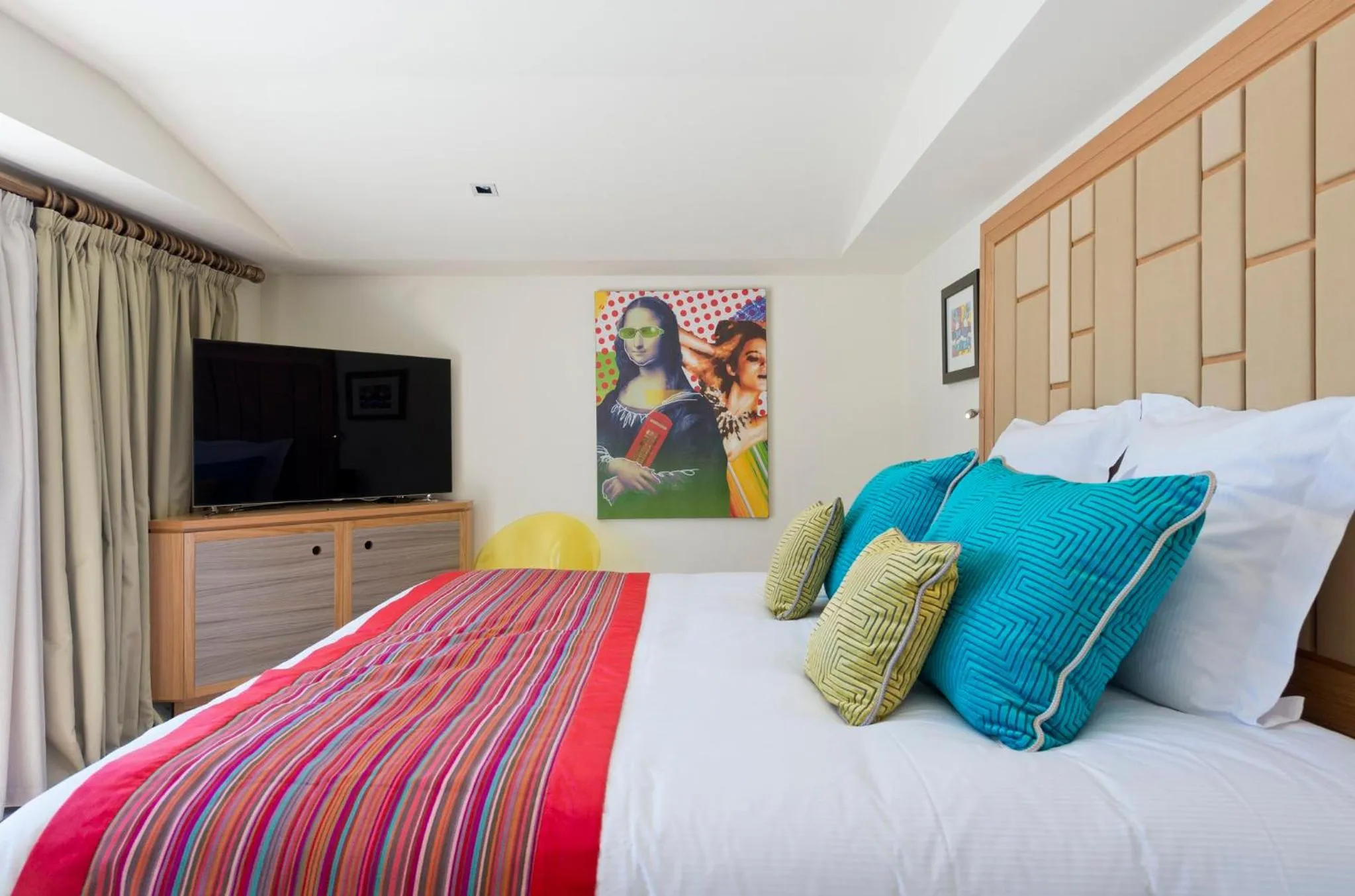 Photo of the whole room, Bed in Tiara Miramar Beach Resort