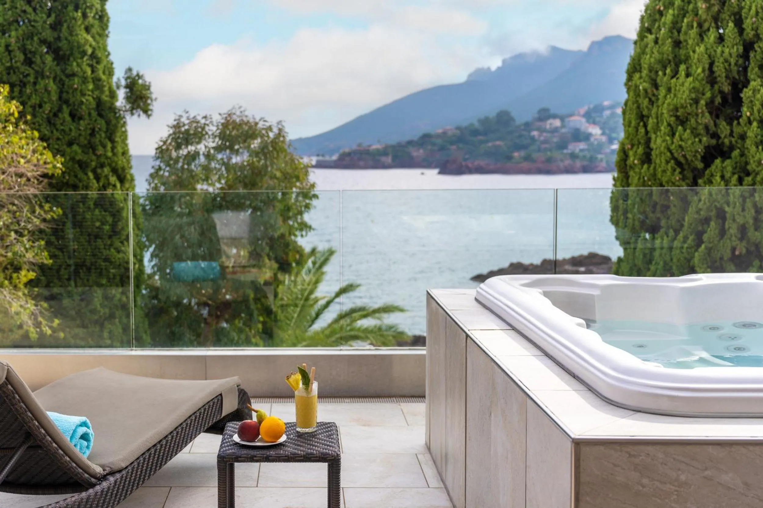 Photo of the whole room in Tiara Miramar Beach Resort