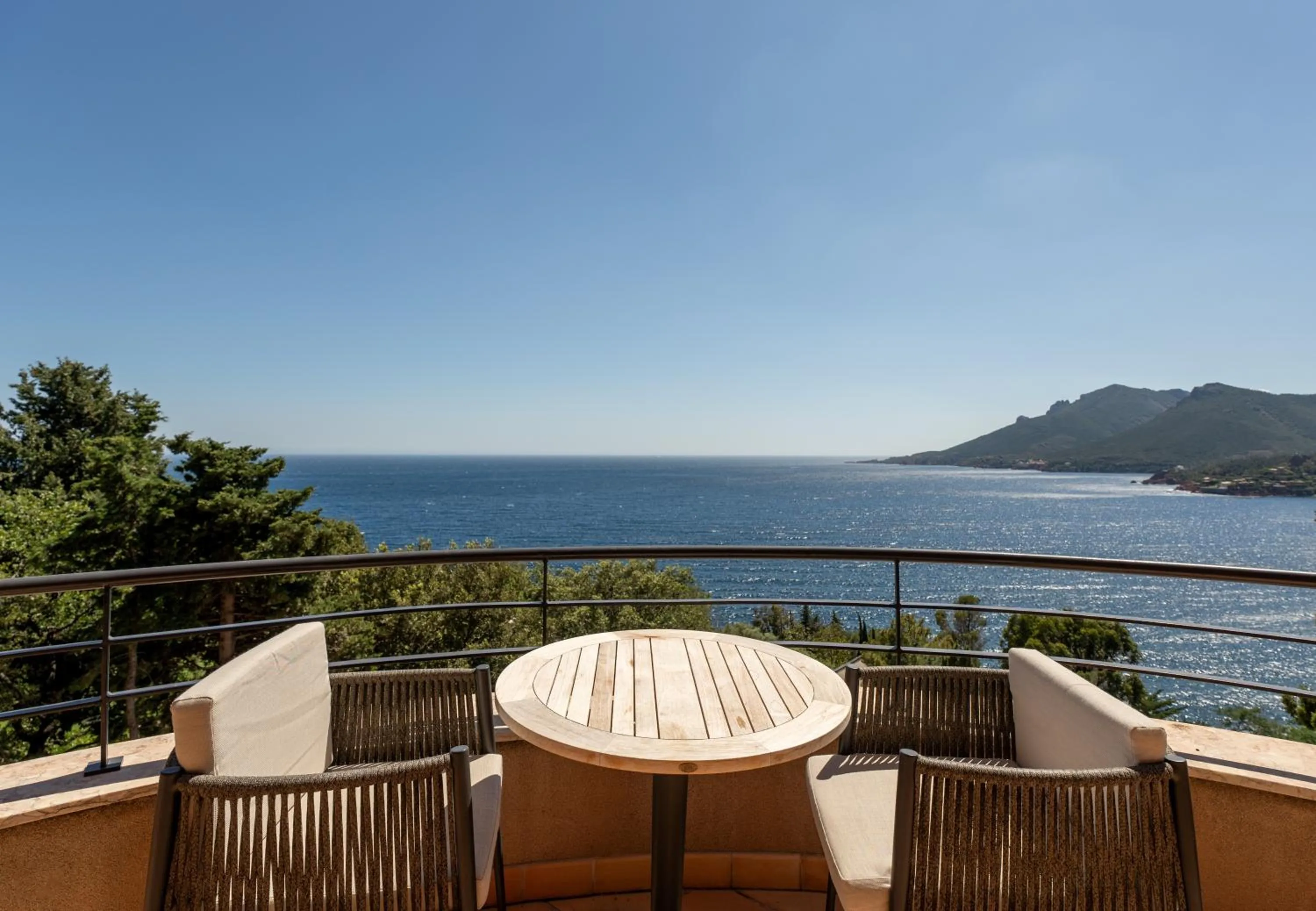 Queen Suite with Sea View in Tiara Miramar Beach Resort