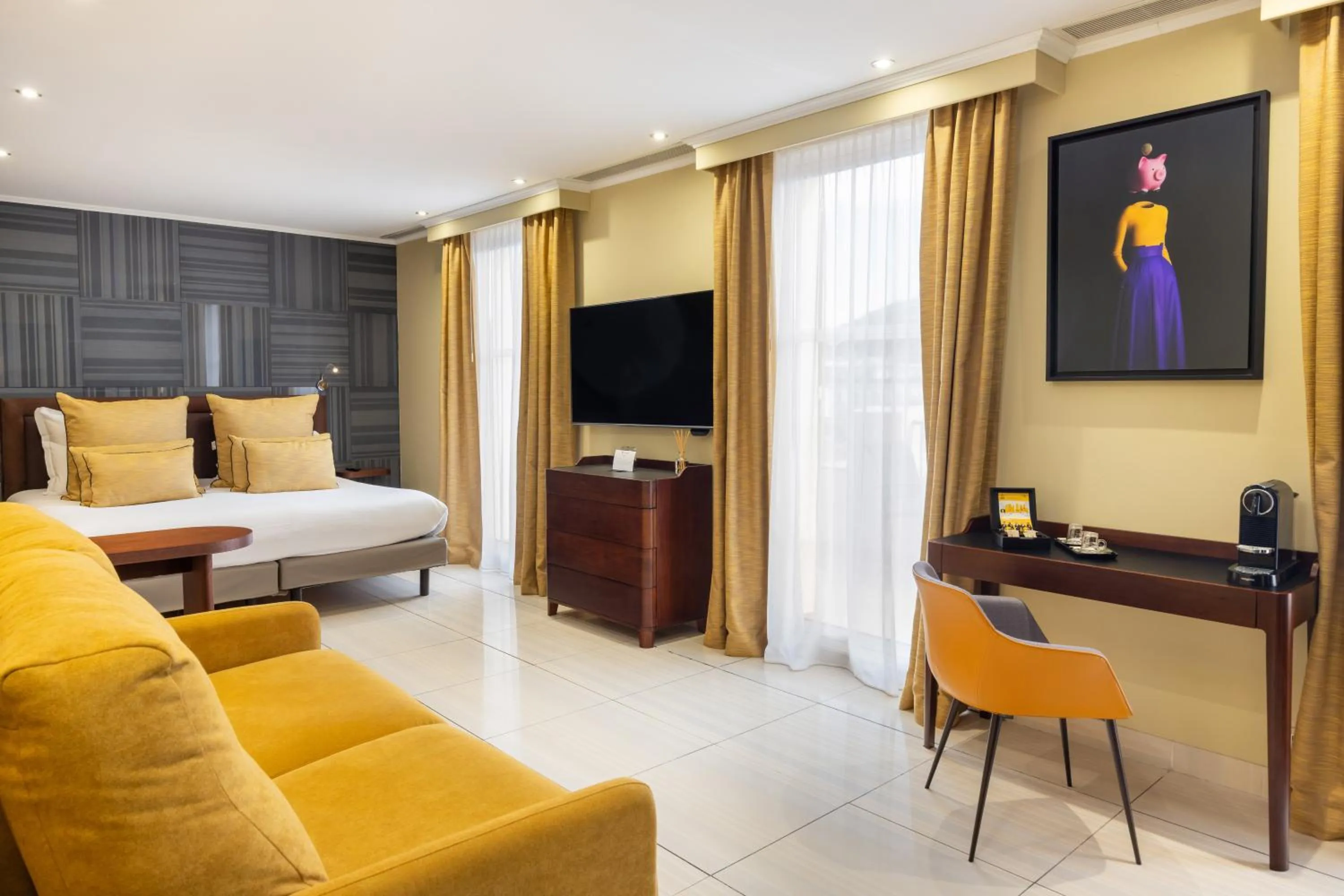 Bedroom, Bed in Best Western Plus Hôtel Massena Nice