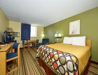 Photo of the whole room, Bed in Super 8 by Wyndham Minot Airport