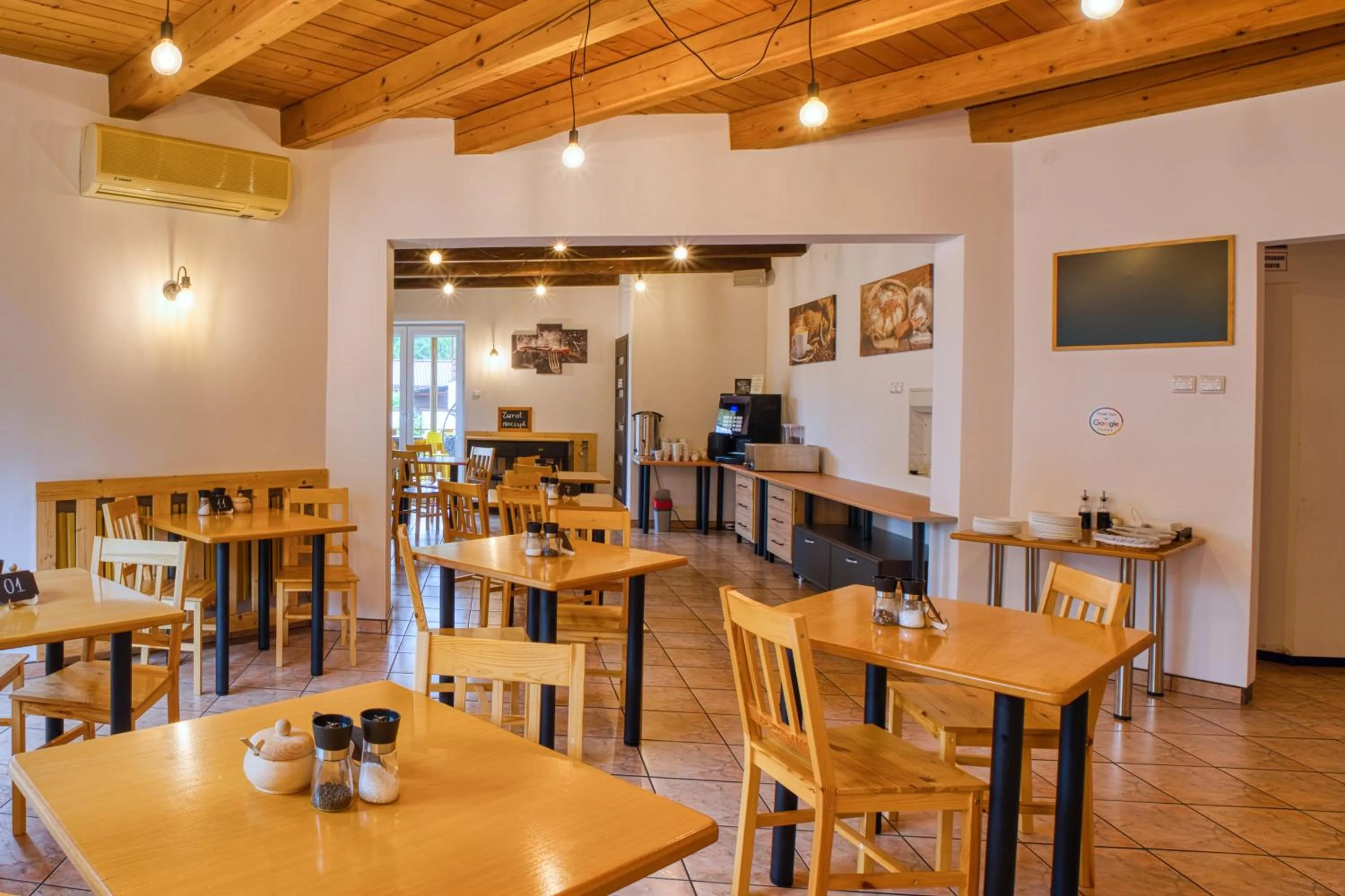 Restaurant/places to eat in Ada