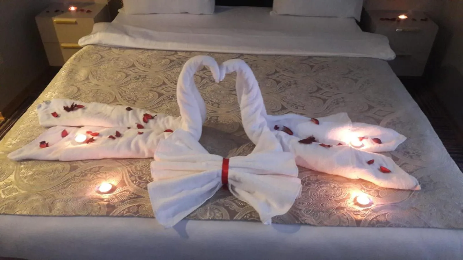 Bed in Alya Suite Rezidans