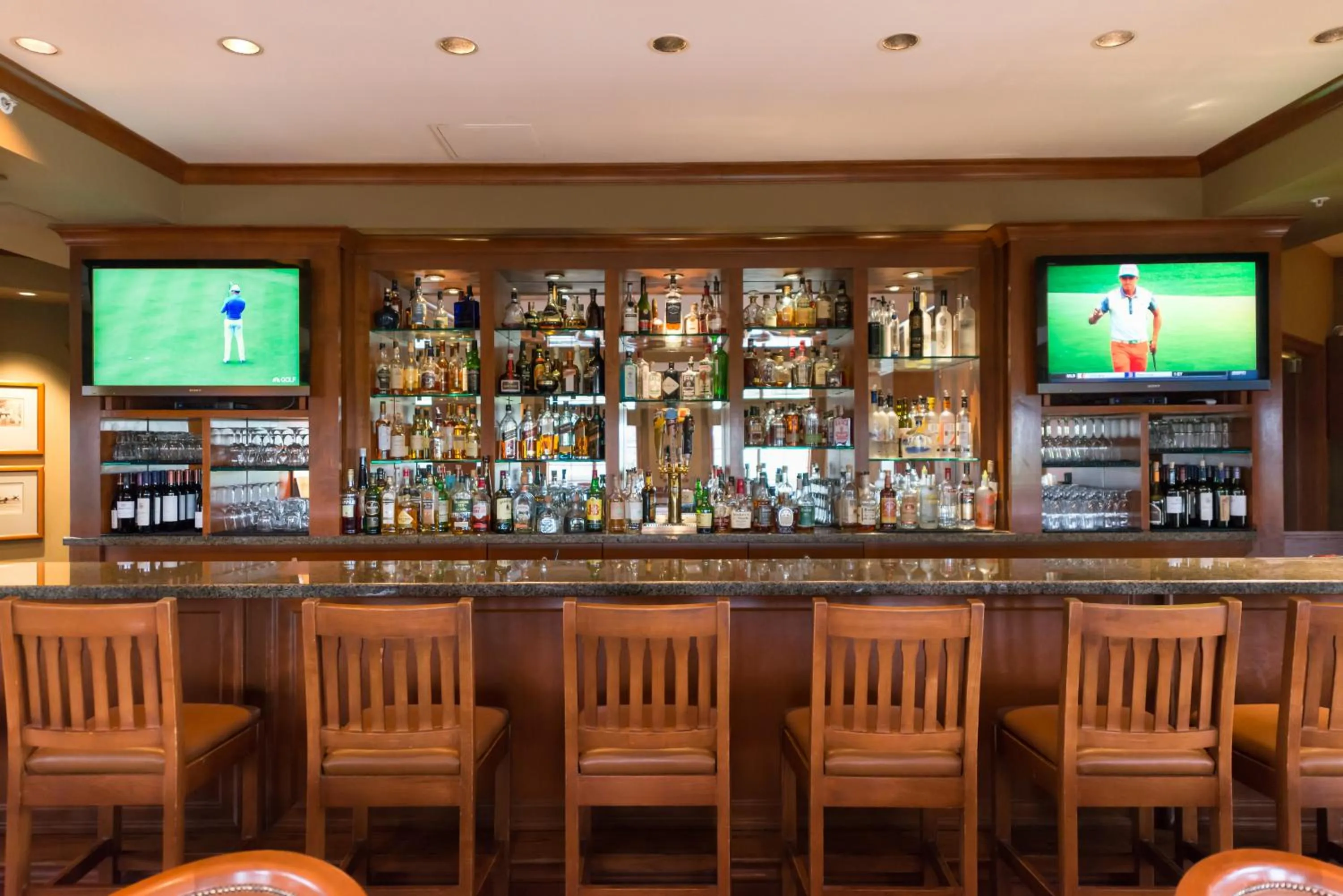 Lounge or bar in The Glen Club