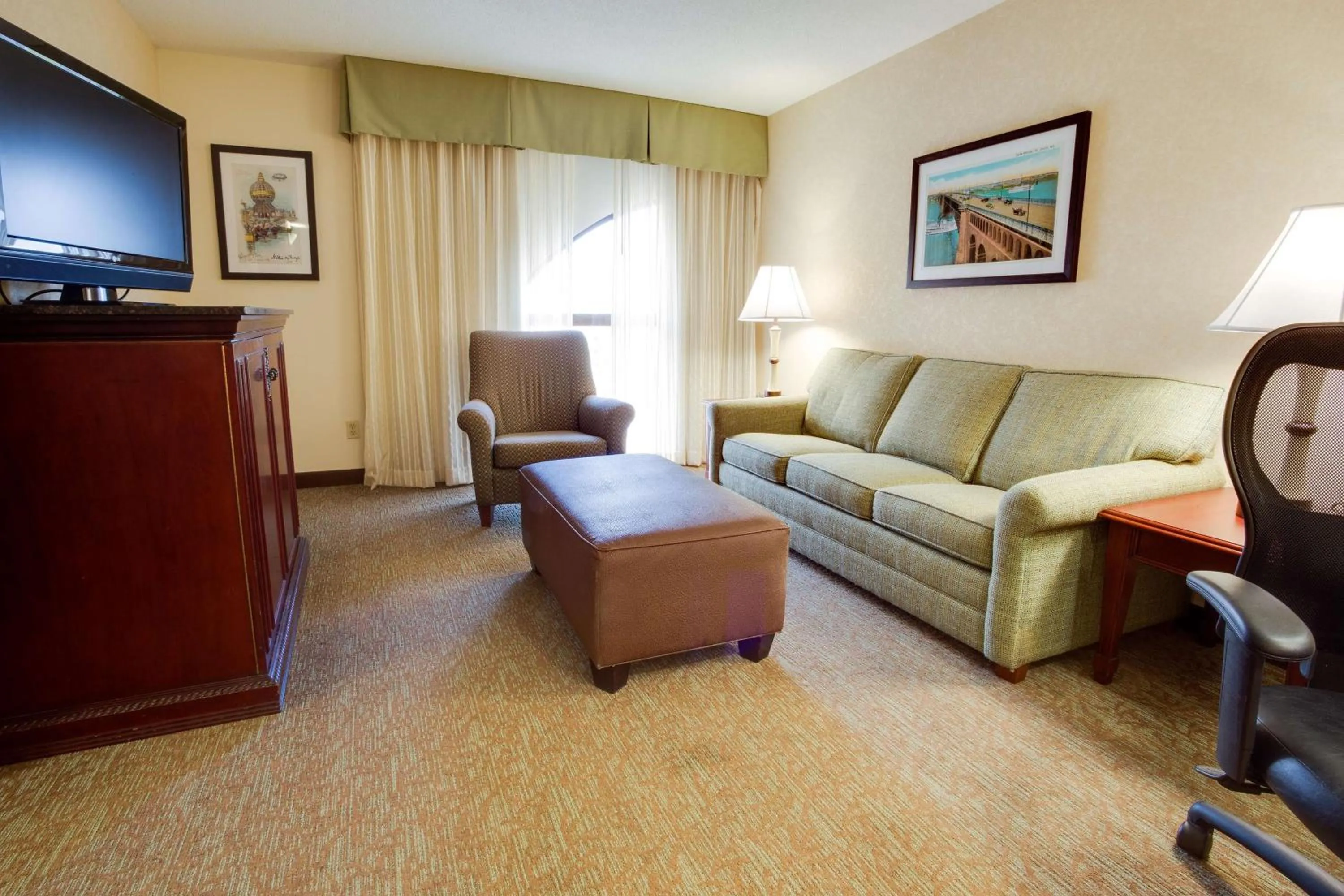 Photo of the whole room in Drury Inn & Suites St. Louis Convention Center