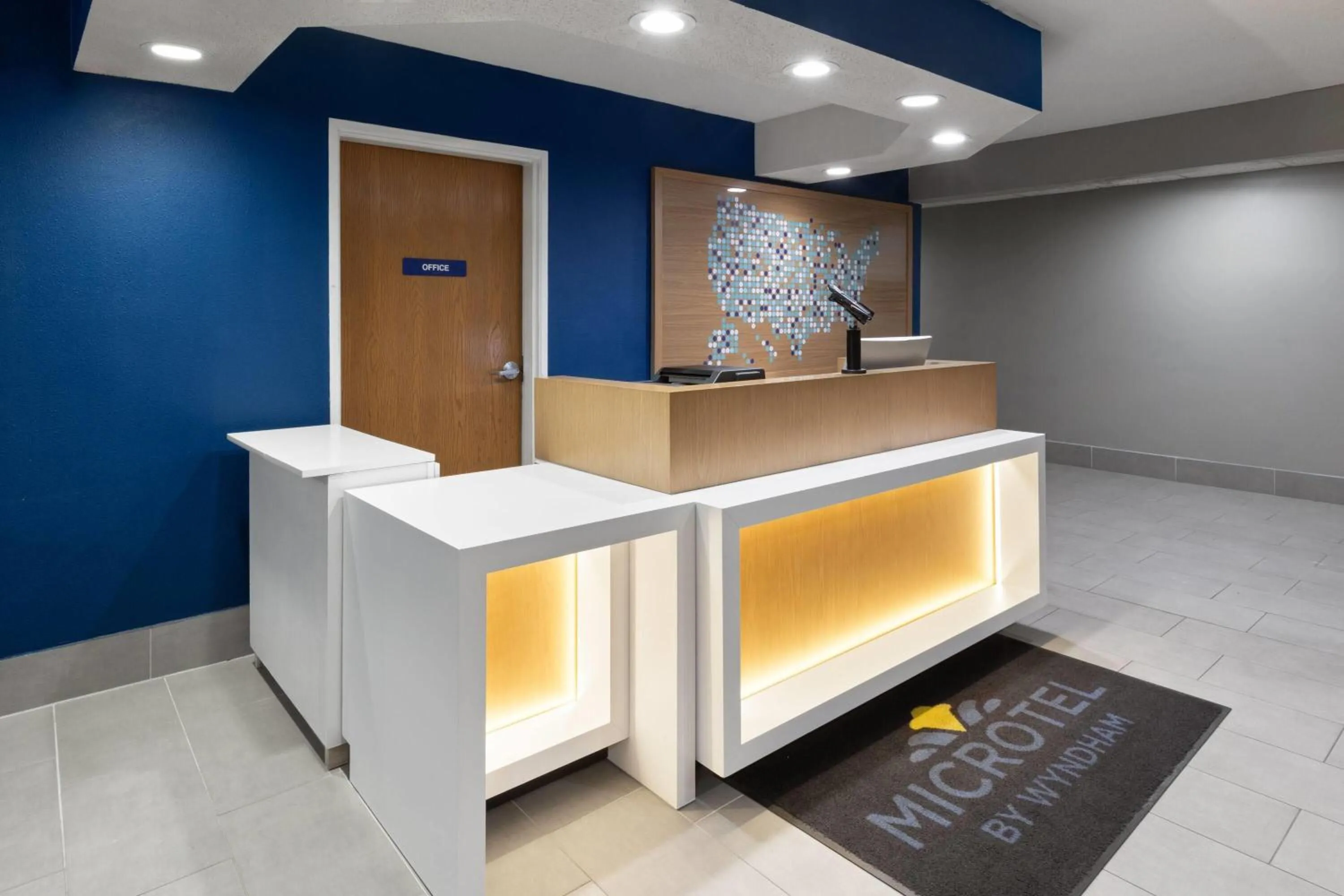 Lobby or reception in Microtel Inn & Suites by Wyndham Sioux Falls