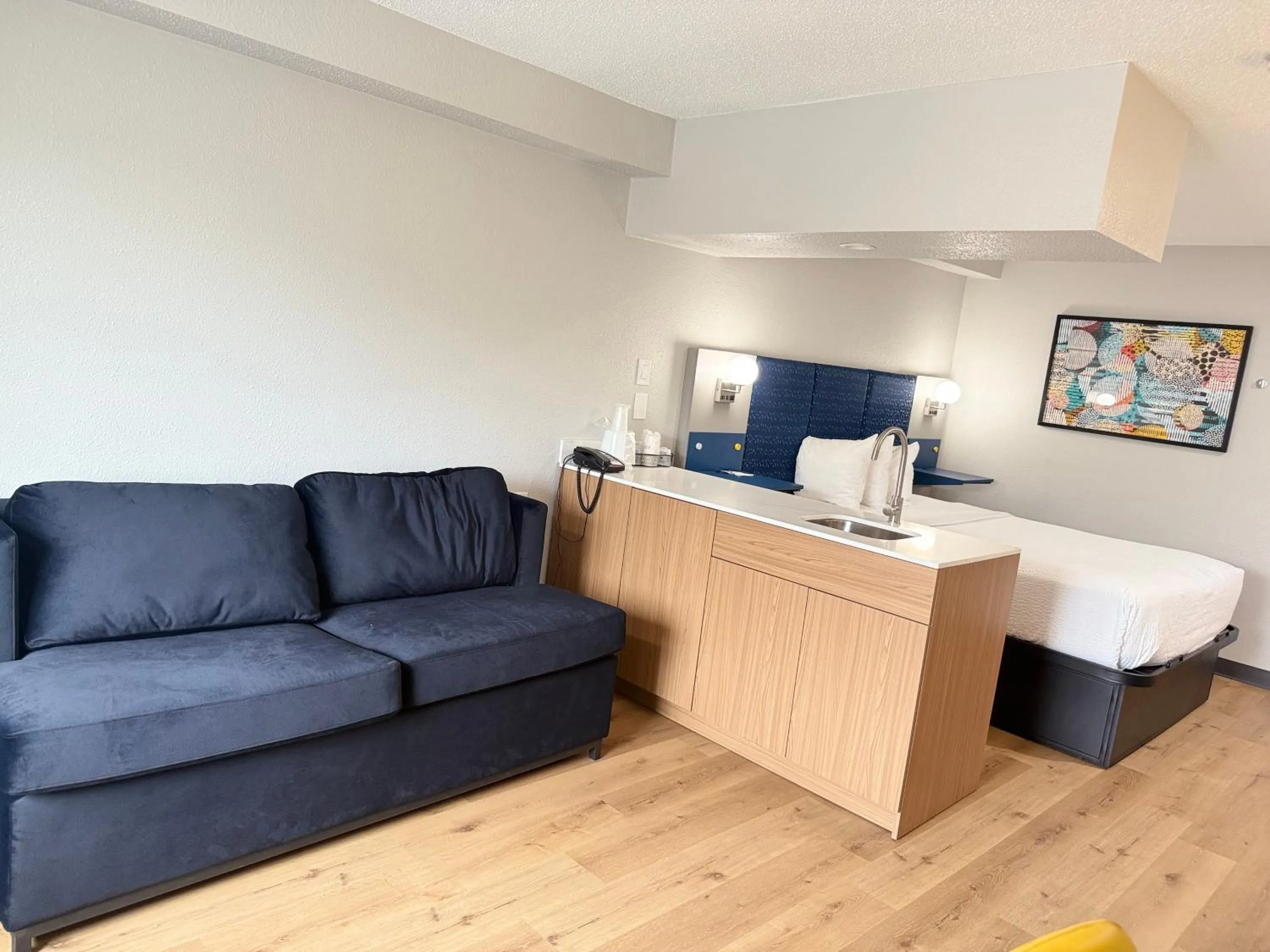 Bed in Microtel Inn & Suites by Wyndham Sioux Falls