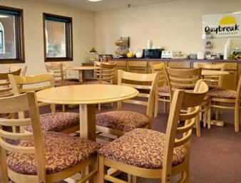 Restaurant/Places to Eat in Econo Lodge