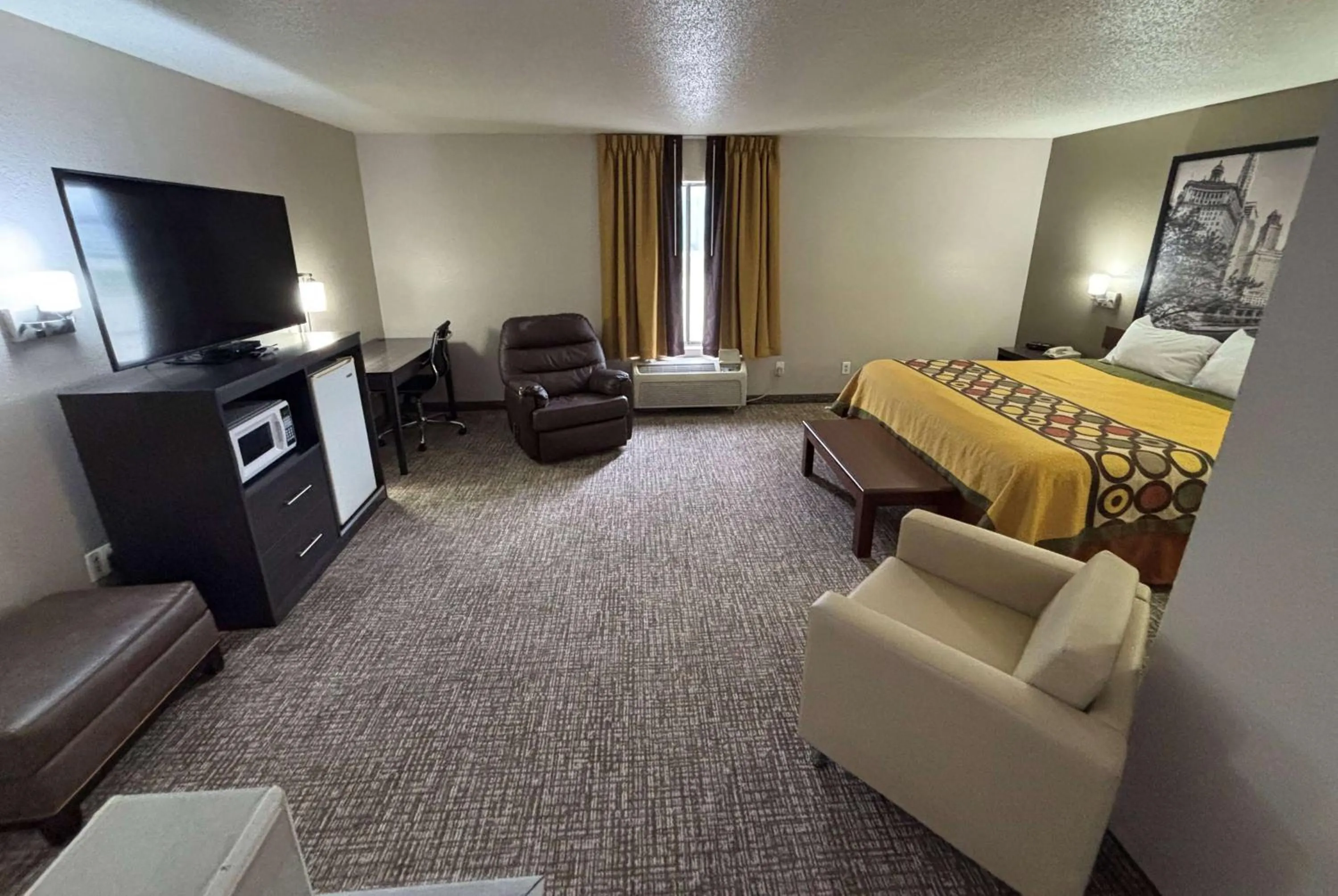 Photo of the whole room in Super 8 by Wyndham Marshall