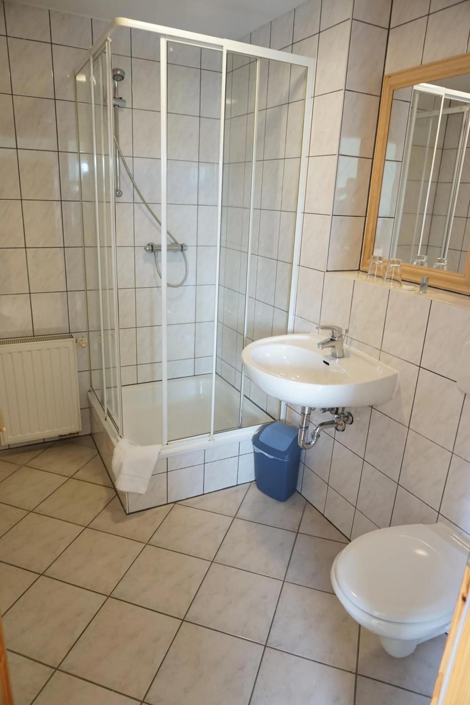 Bathroom in Hotel am Bahnhof
