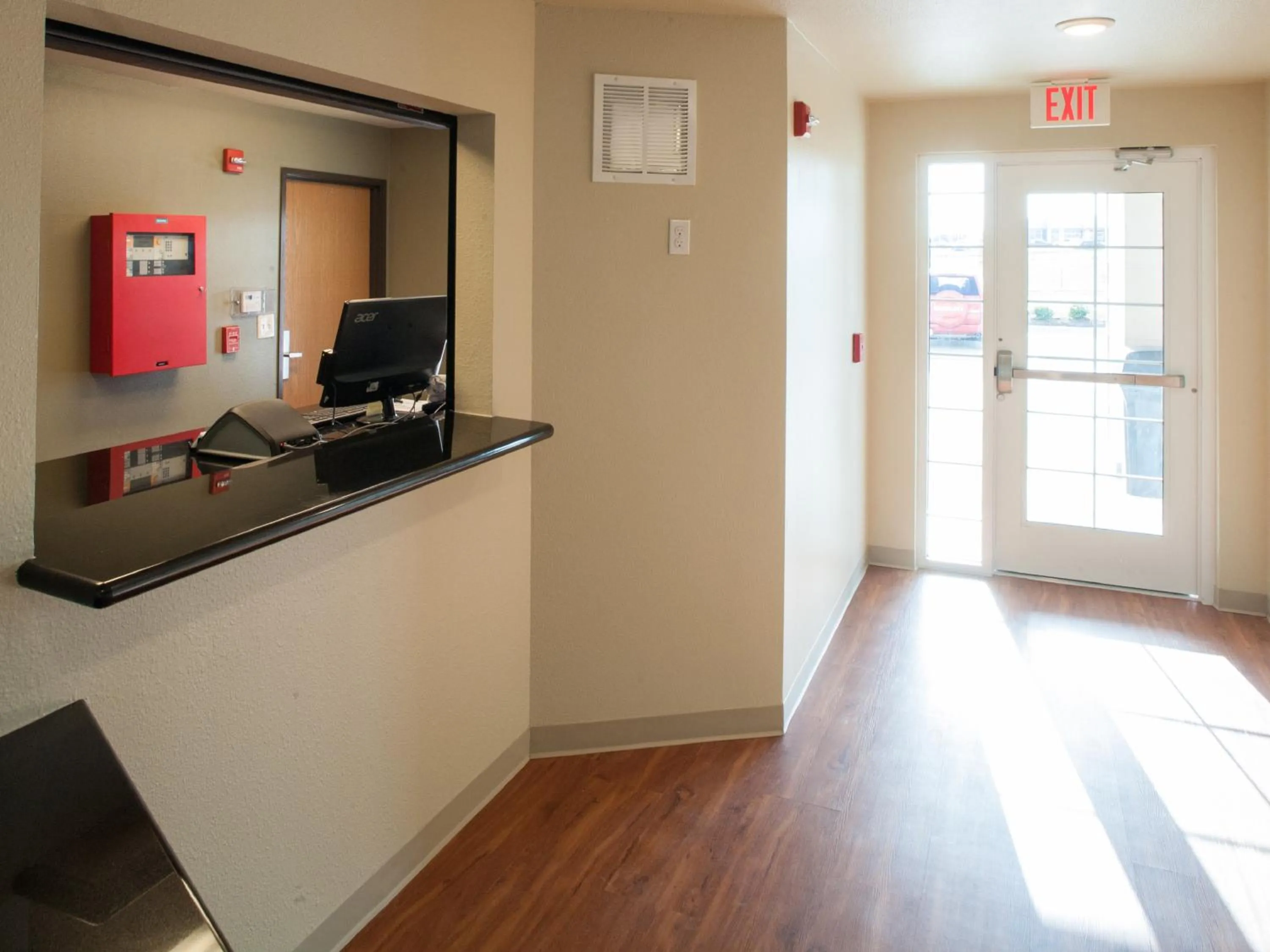 Property building in WoodSpring Suites Topeka