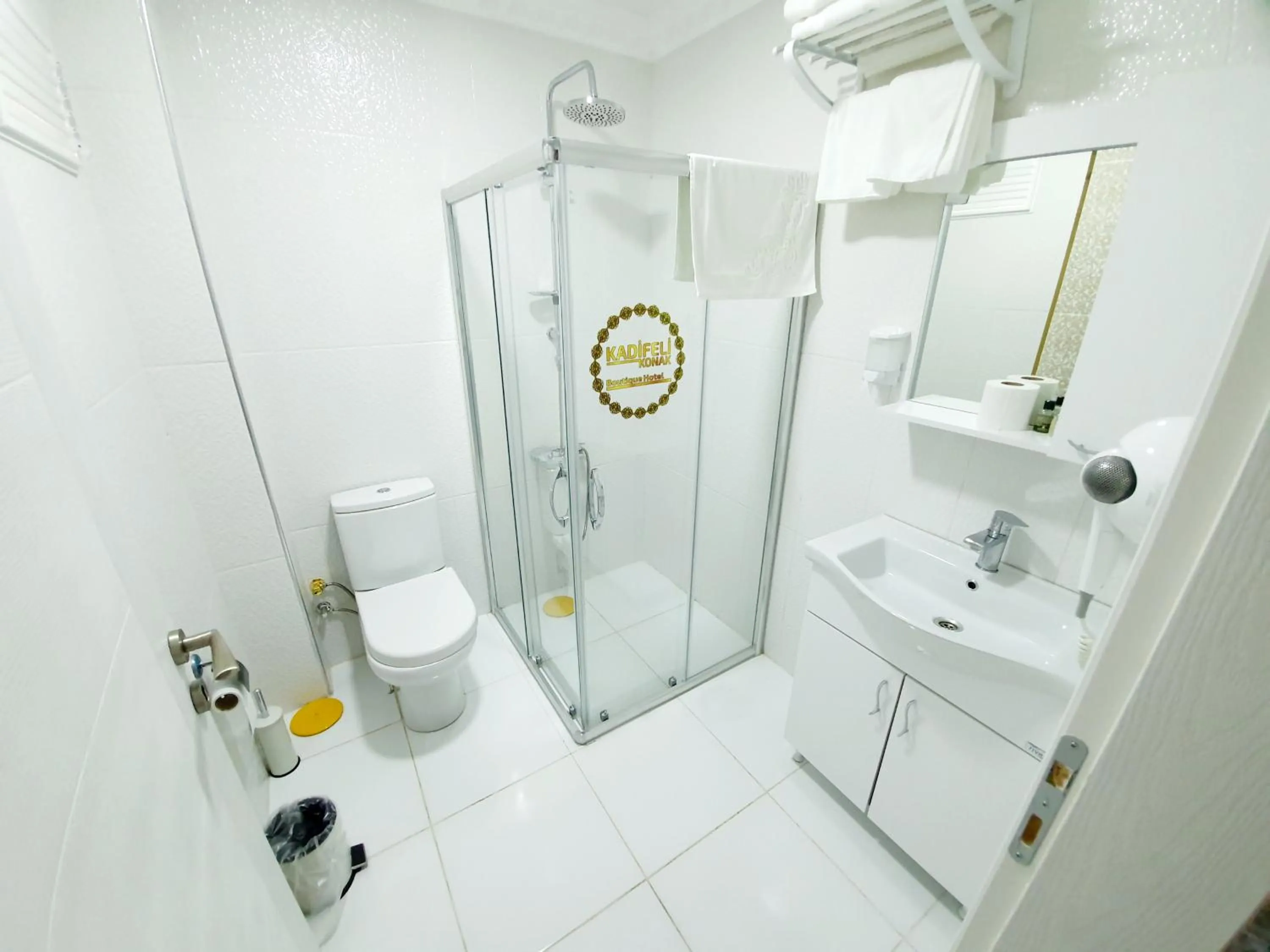 Shower in Kadifeli Konak Hotel & Bungalow