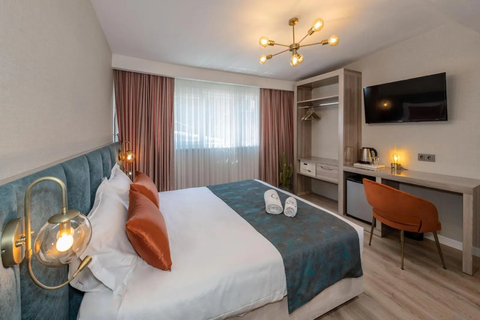 Photo of the whole room, Bed in Nika otel & cafe