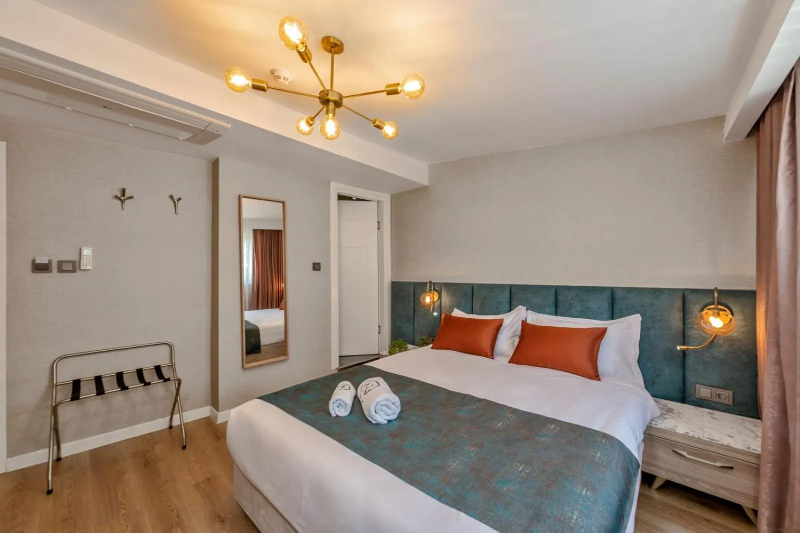 Photo of the whole room, Bed in Nika otel & cafe