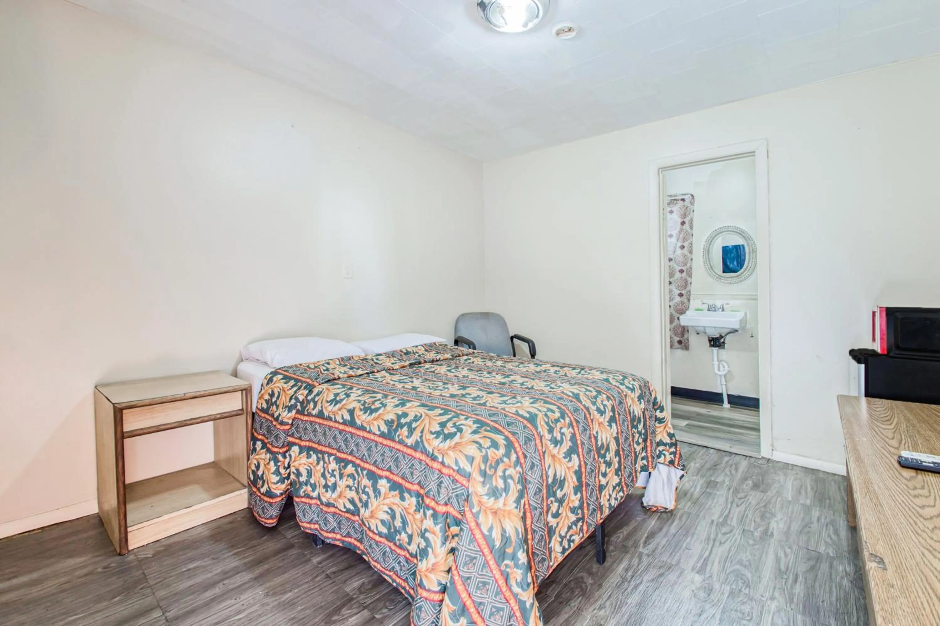 Bedroom, Bed in Hotel O Best Rest Inn Springfield US 36