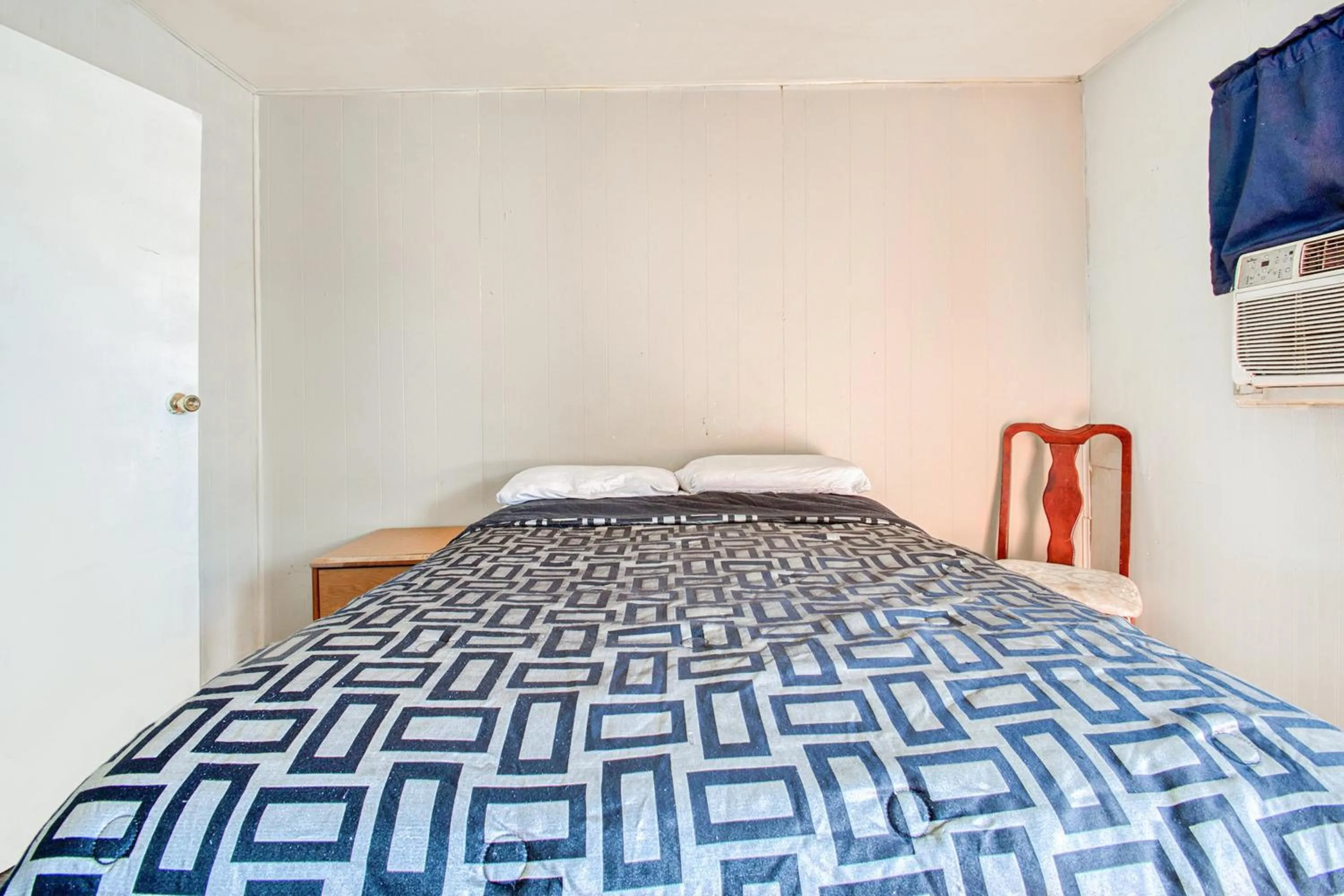 Bedroom, Bed in Hotel O Best Rest Inn Springfield US 36