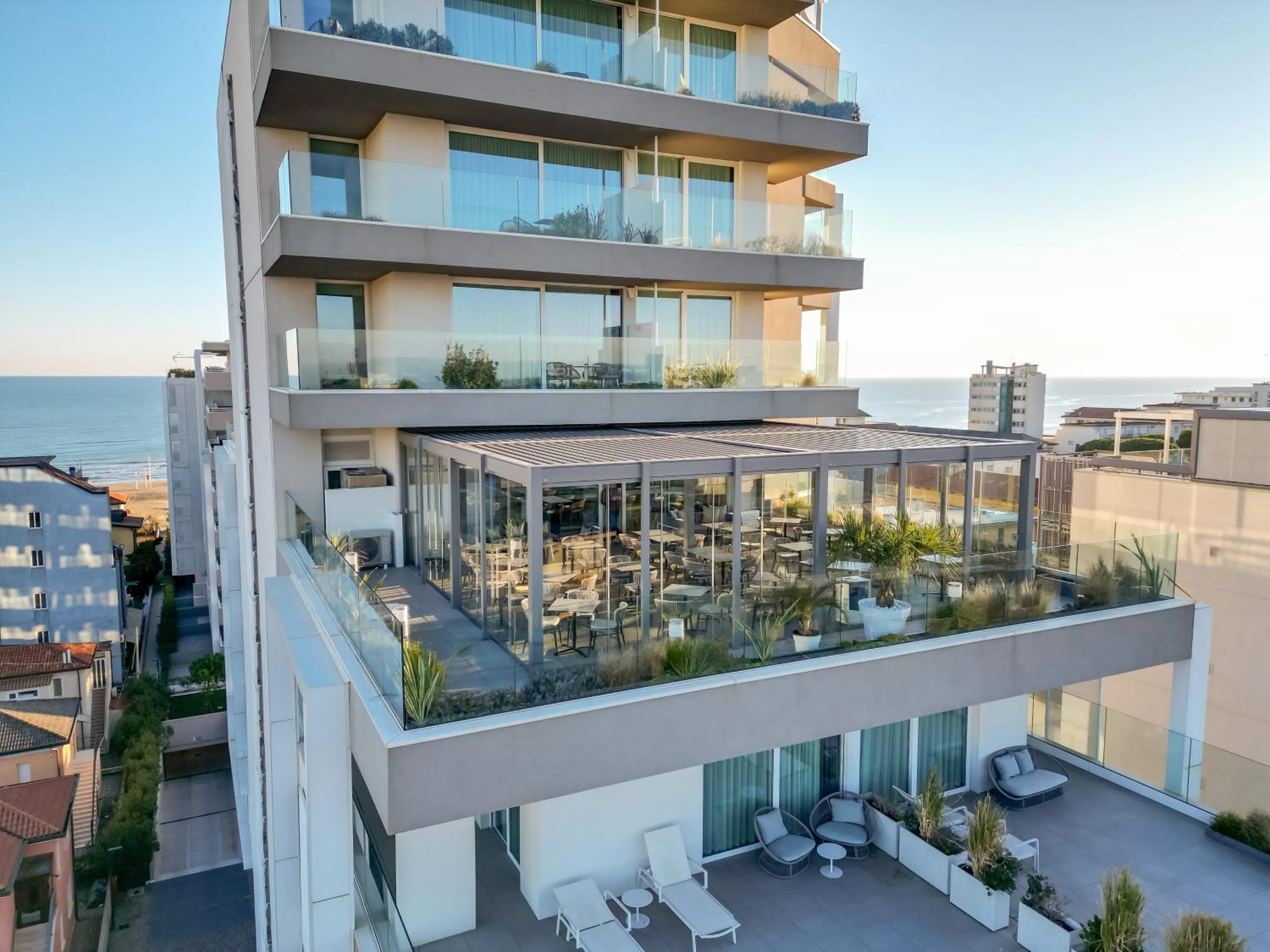 Restaurant/places to eat in J44 Lifestyle Hotel