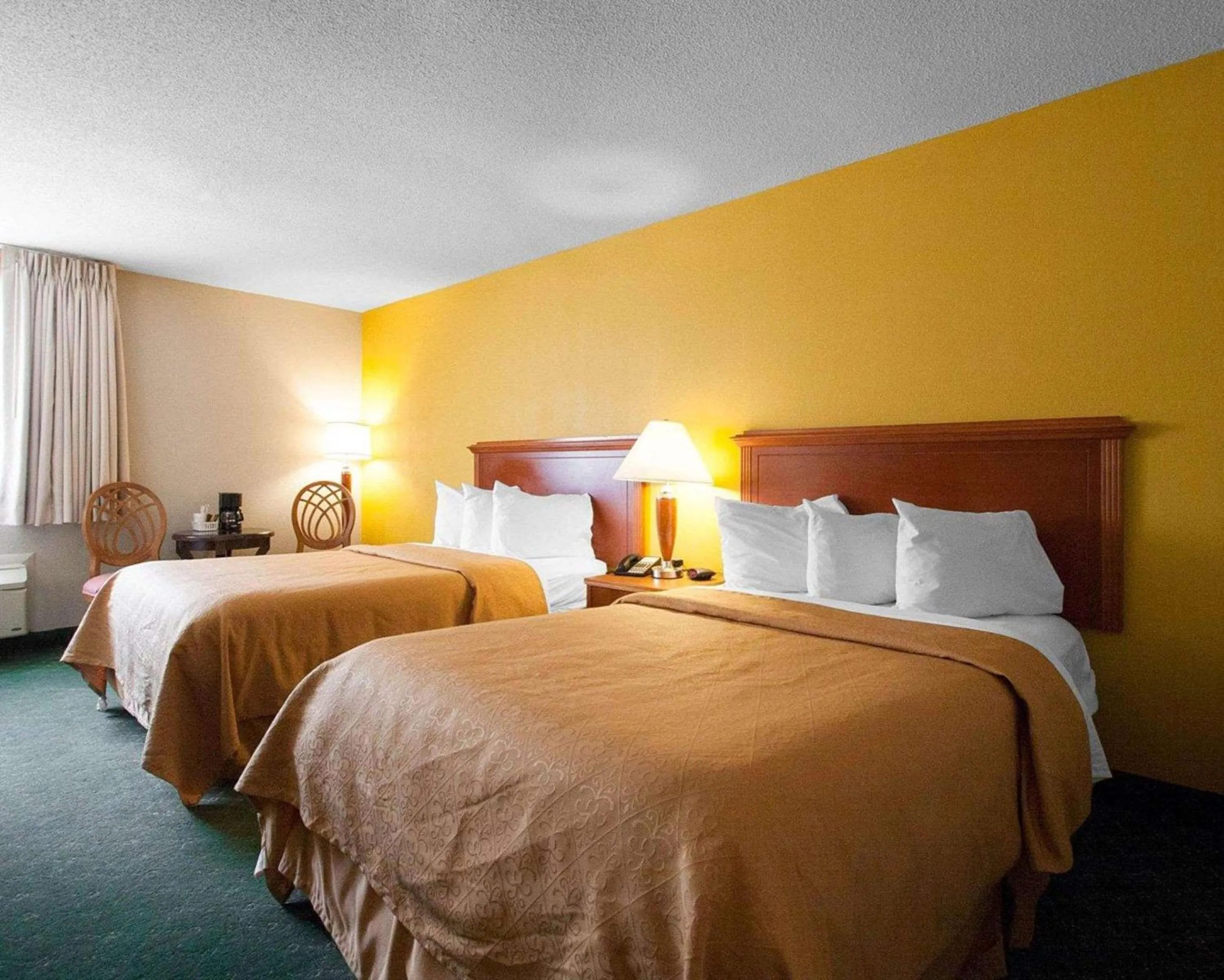 Bedroom, Bed in Quality Inn Cairo I-57