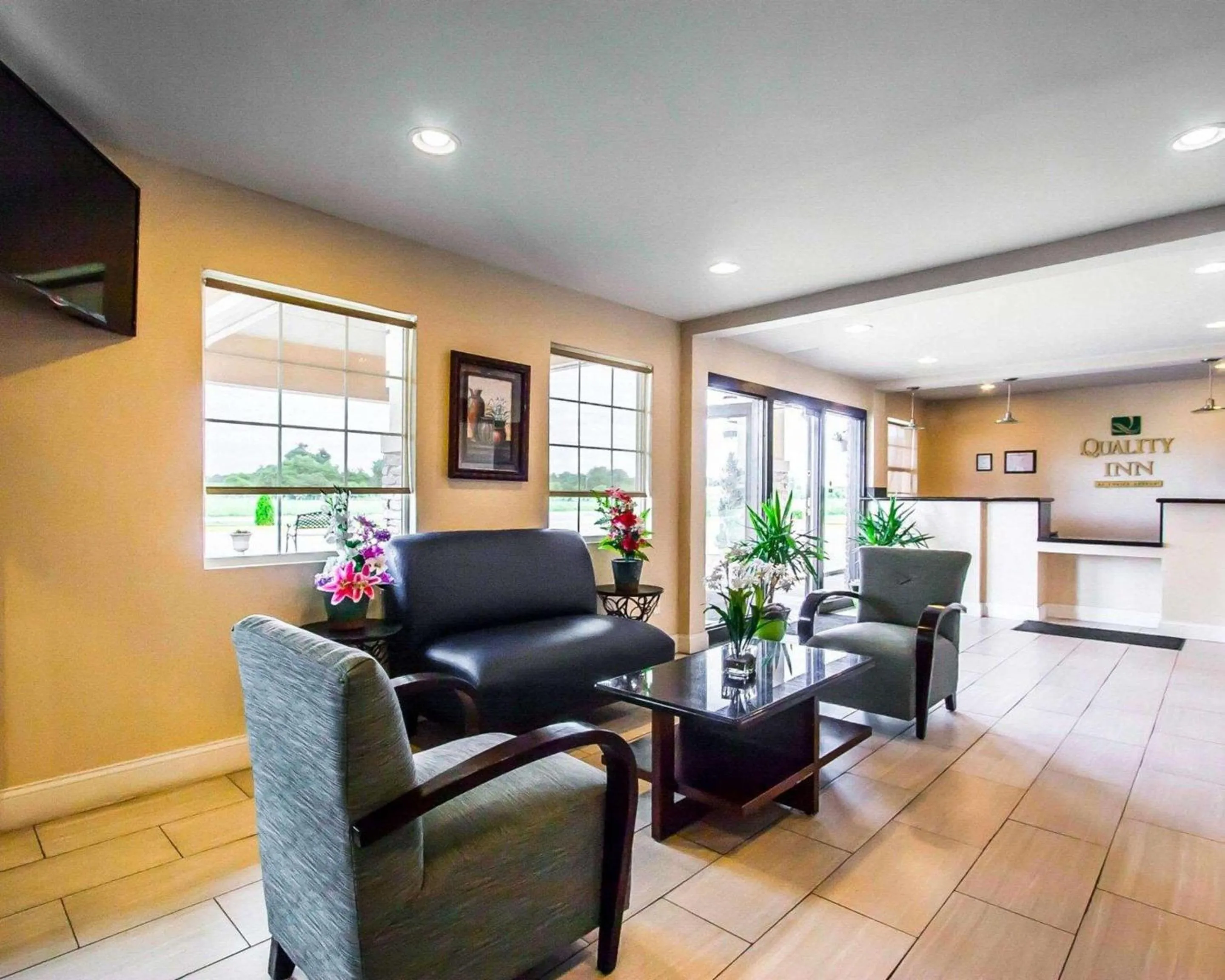 Lobby or reception in Quality Inn Cairo I-57