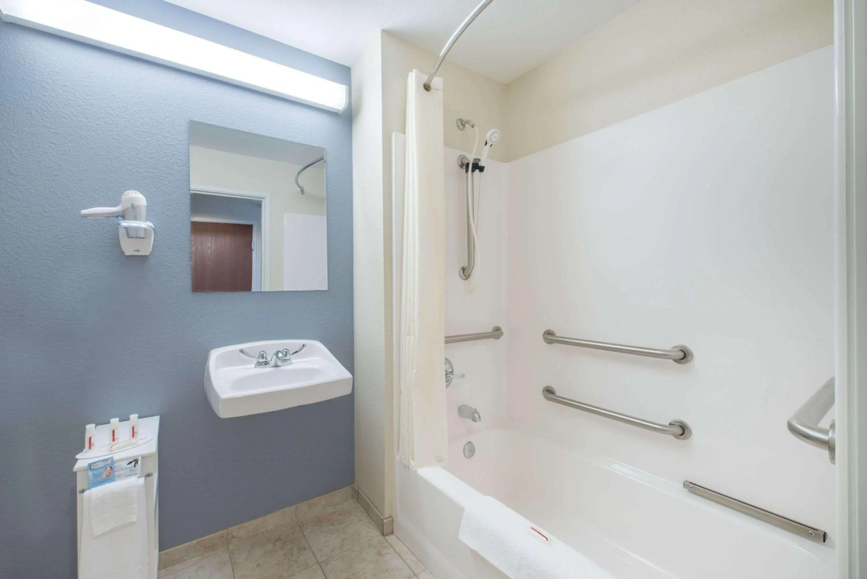 Bathroom in Days Inn by Wyndham Minot