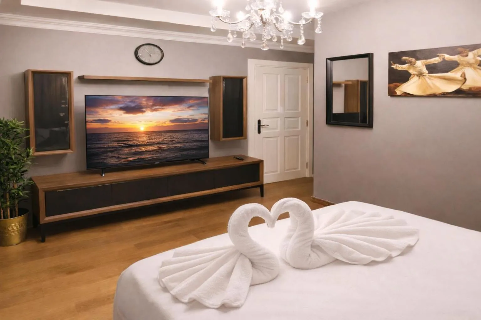 Bedroom, Bed in valide-maide hotel