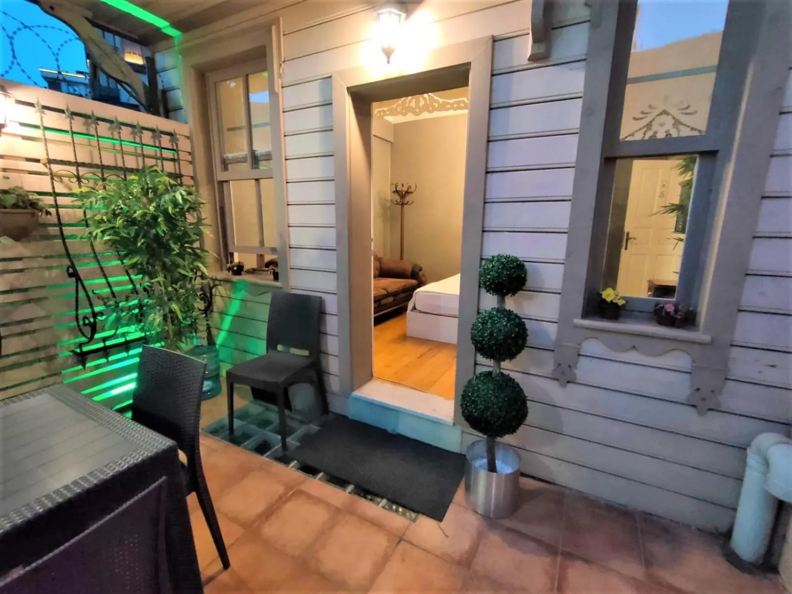 Patio in valide-maide hotel