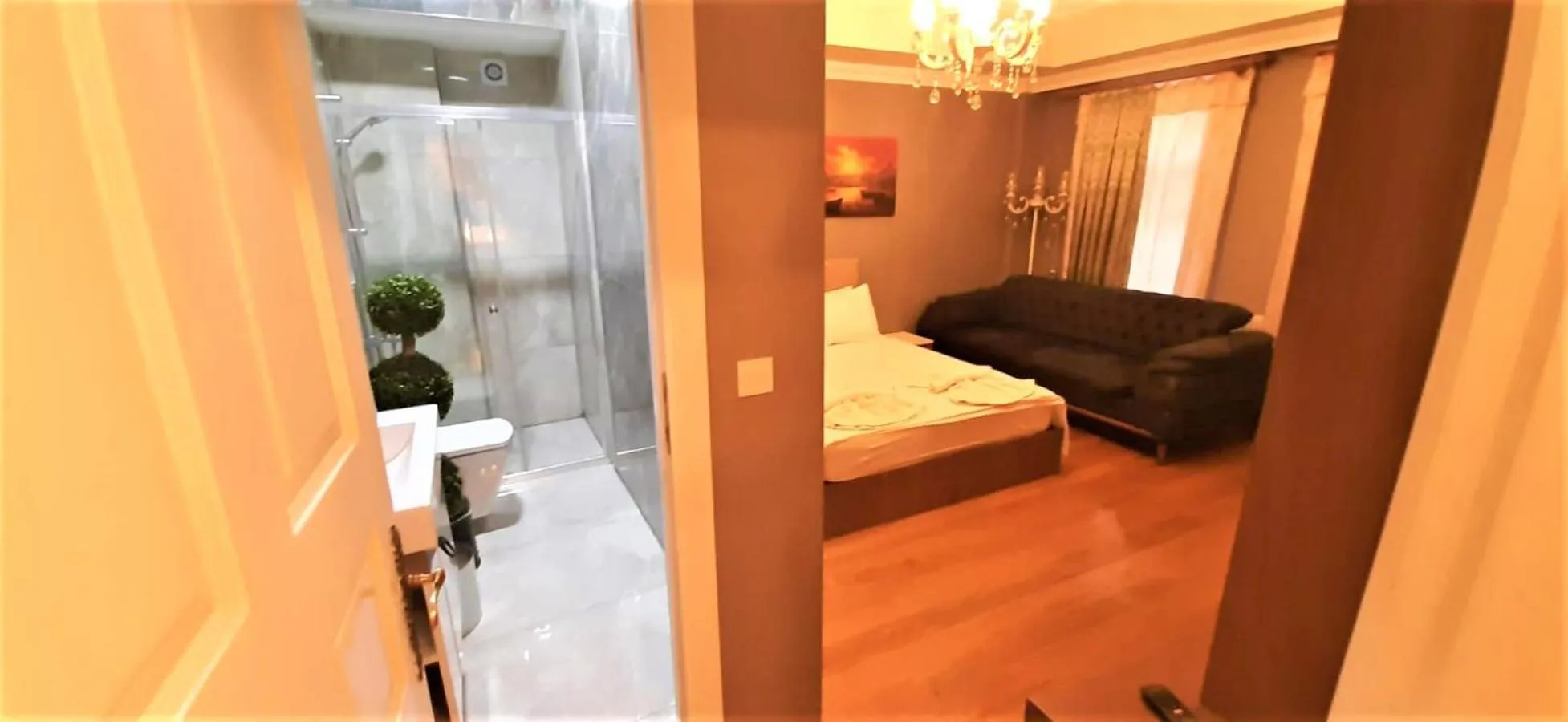 Bathroom, Bed in valide-maide hotel