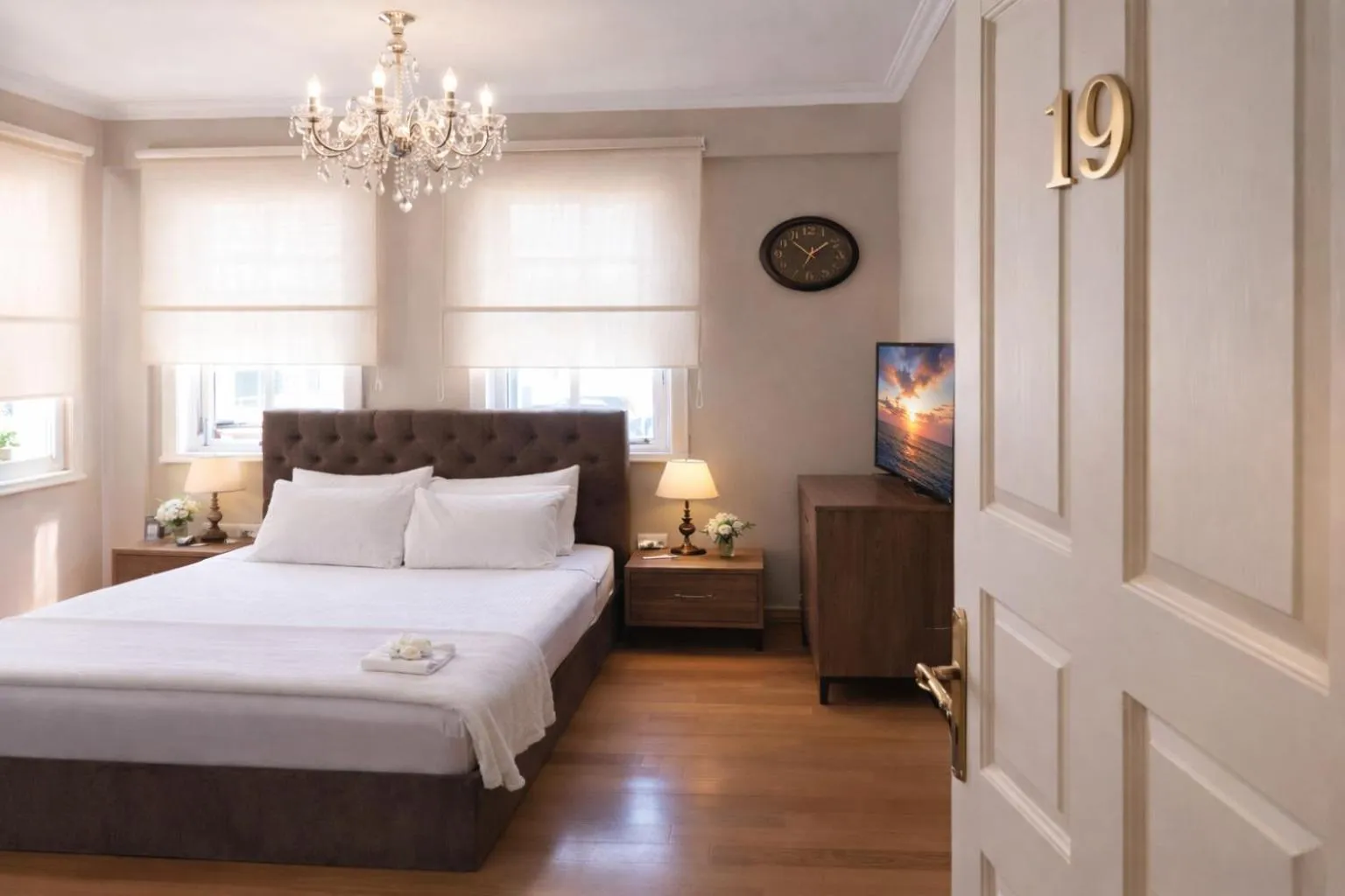 Bedroom, Bed in valide-maide hotel