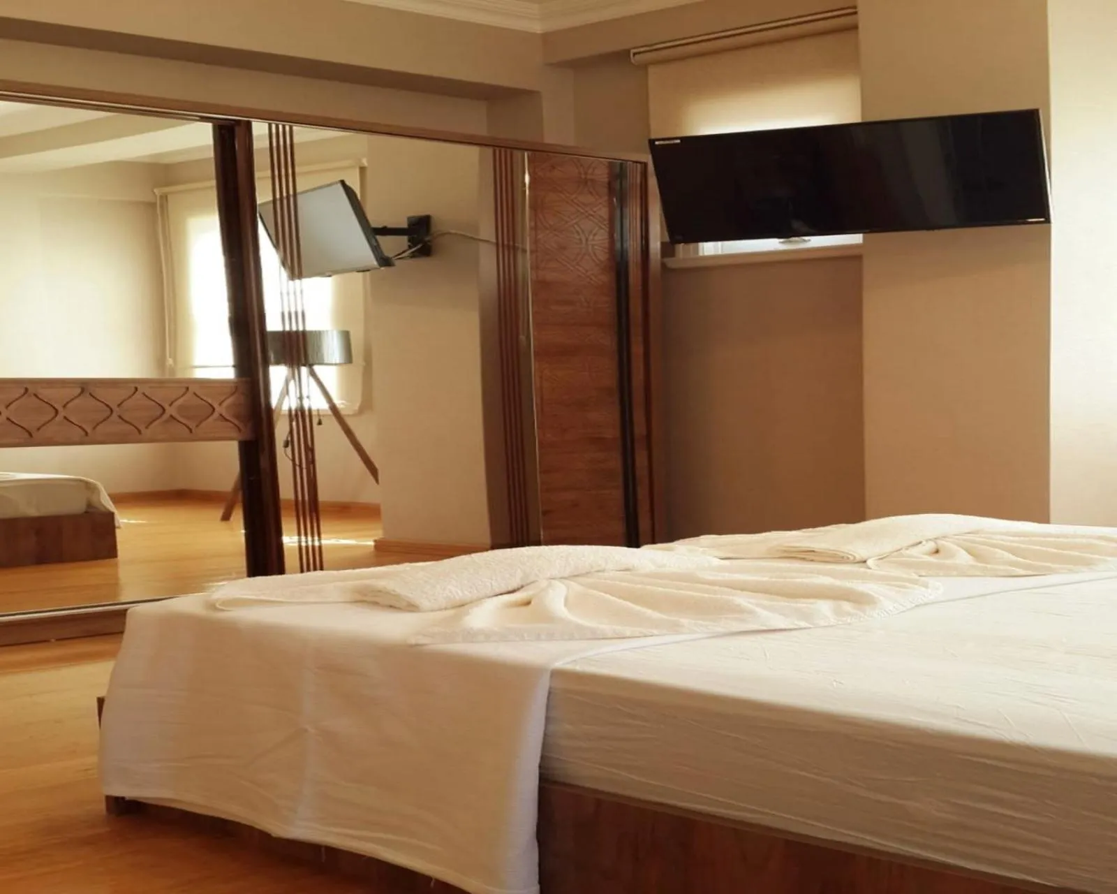 Bedroom, Bed in valide-maide hotel