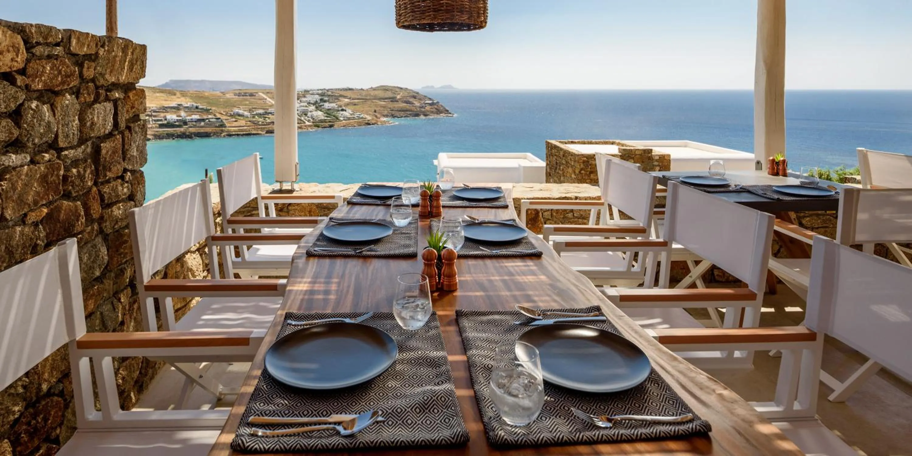 Restaurant/places to eat in The Summit of Mykonos