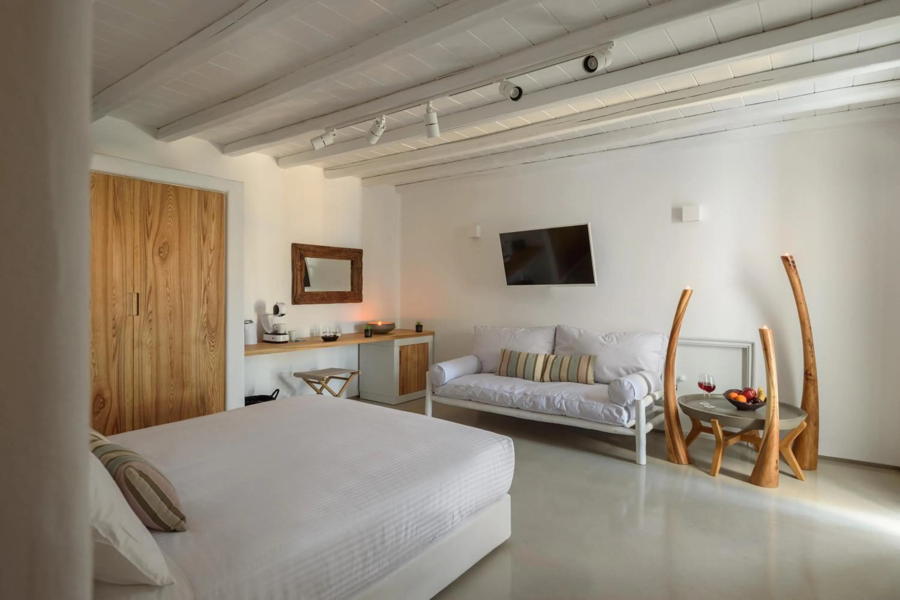 Living room, Bed in The Summit of Mykonos
