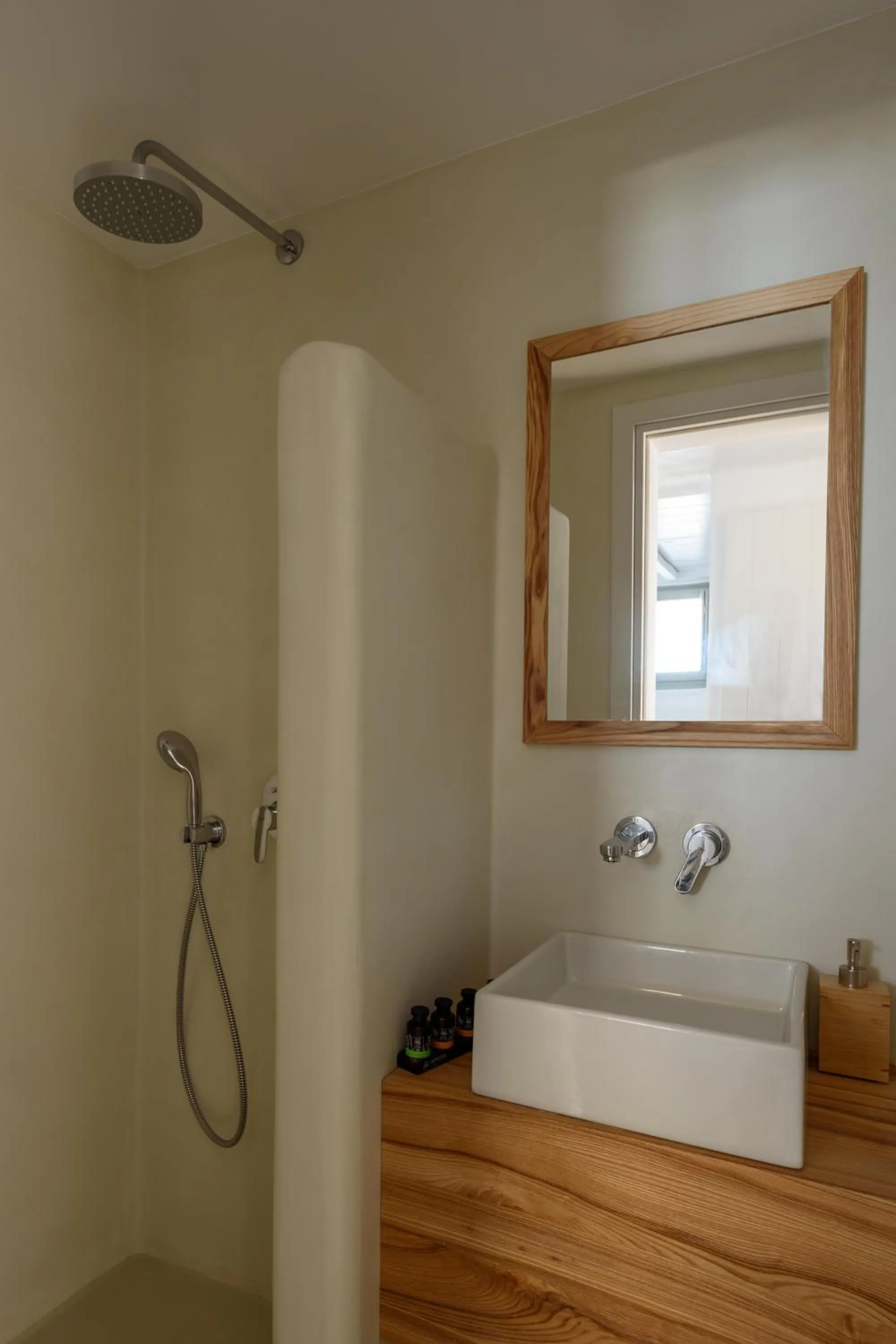 Shower in The Summit of Mykonos