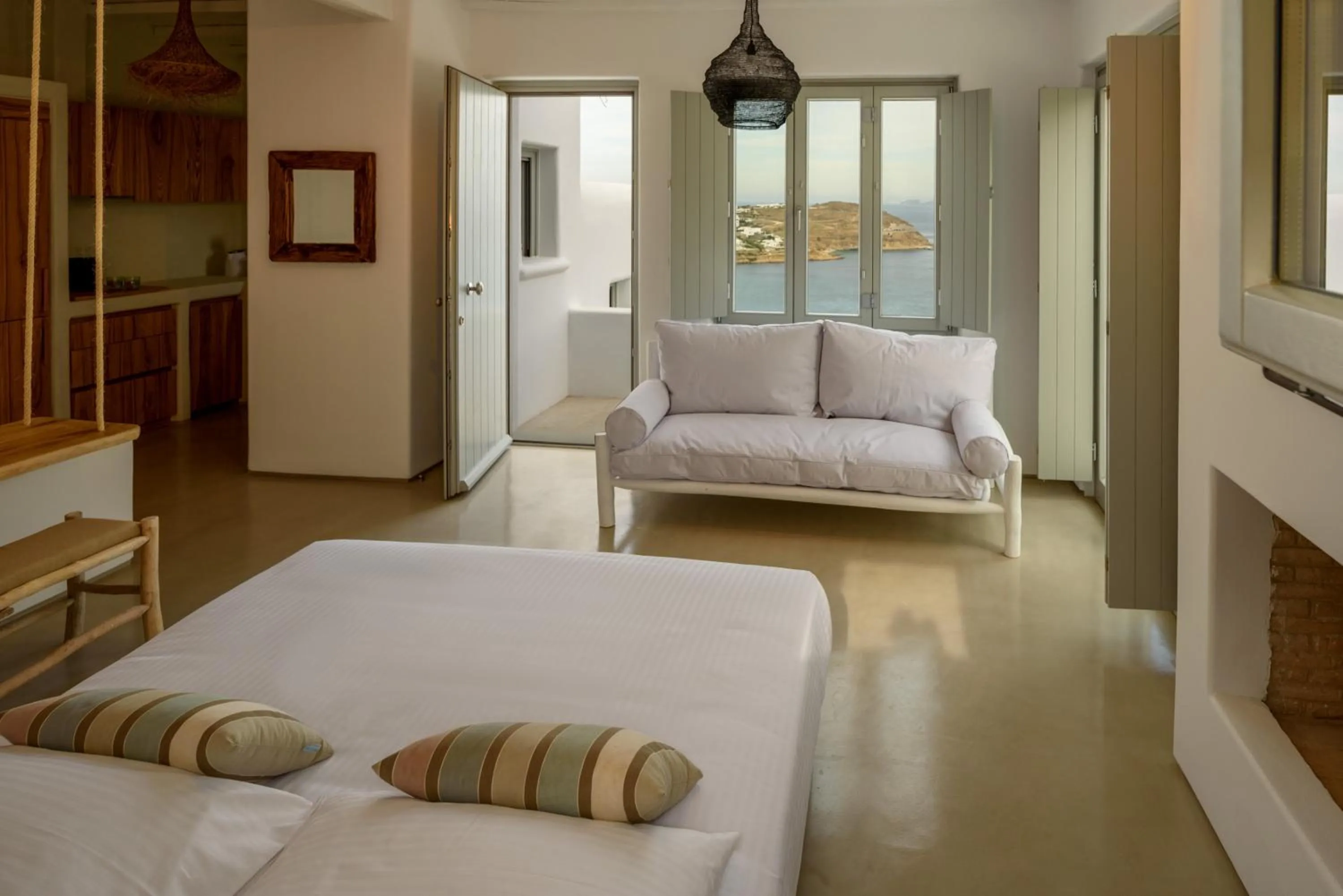 Photo of the whole room, Bed in The Summit of Mykonos