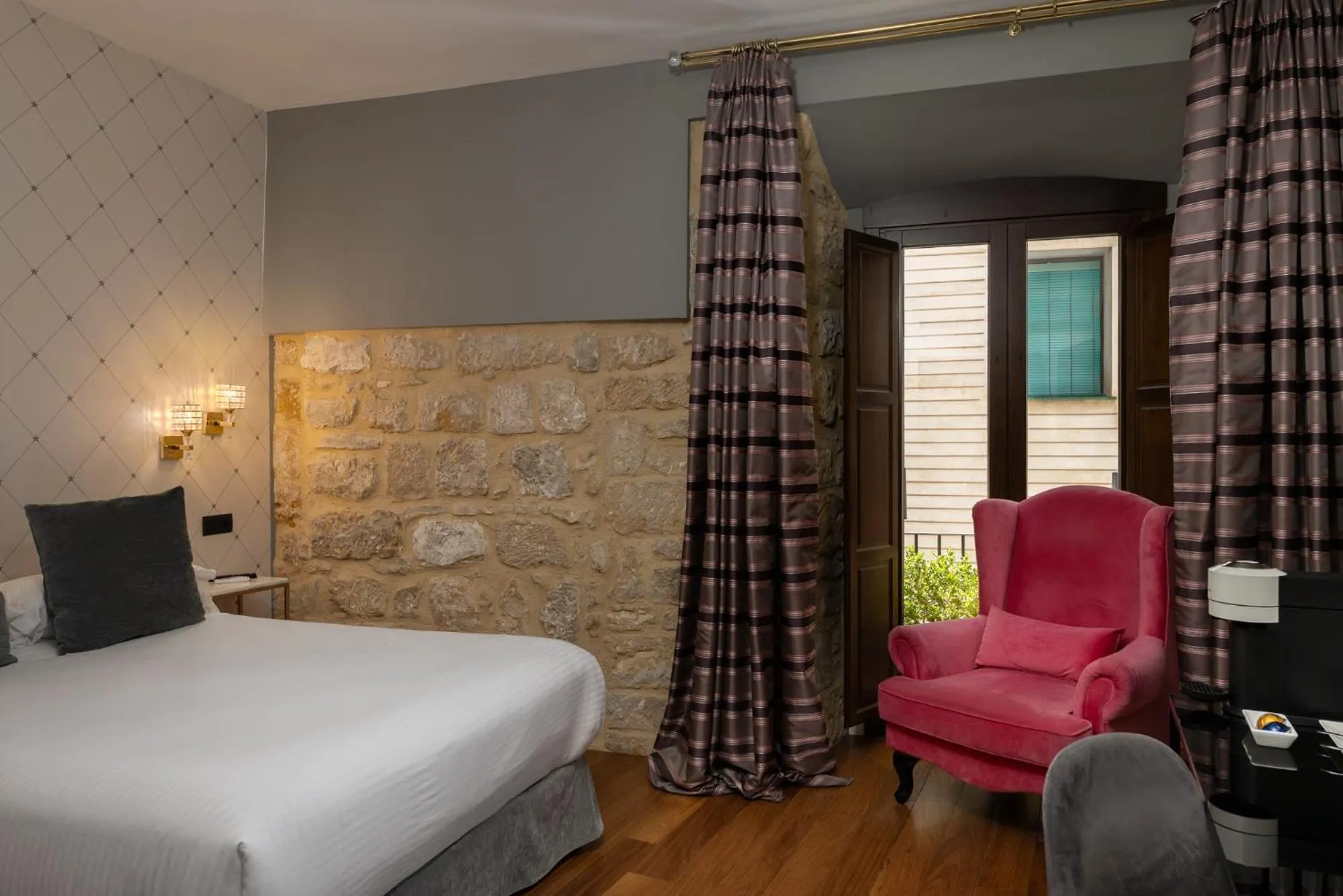 Bed in Hotel Don Juan Boutique