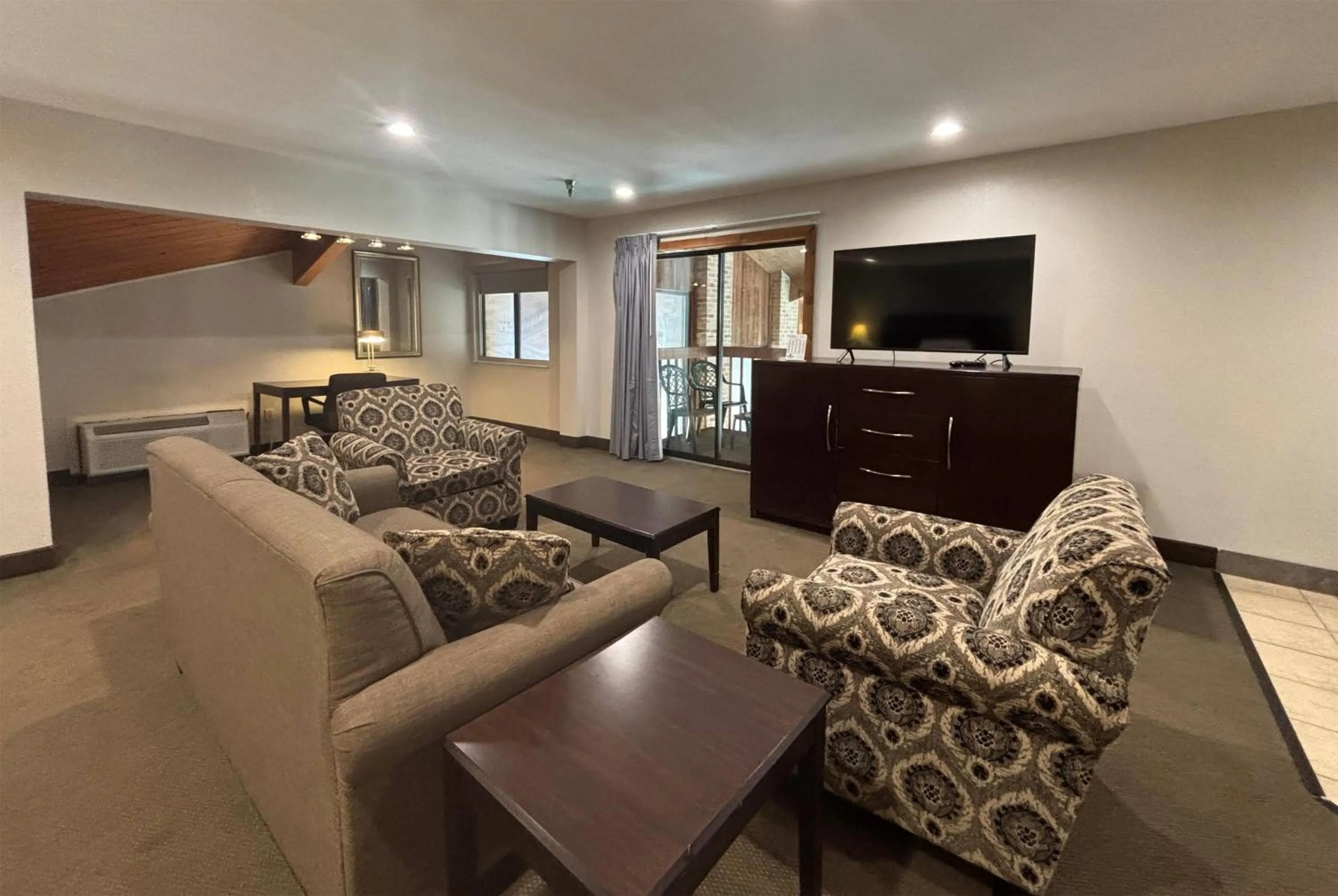 Photo of the whole room in Baymont by Wyndham Tuscola