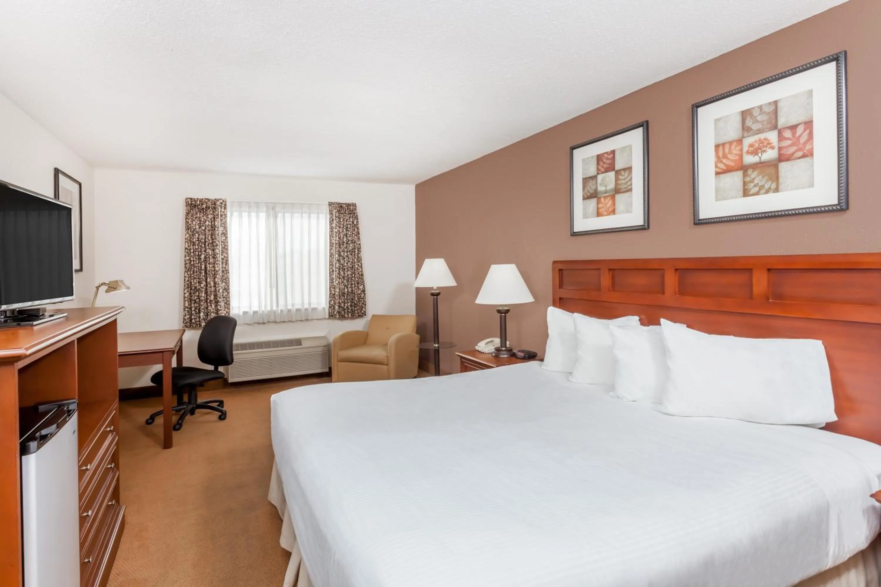 Bedroom, Bed in Baymont by Wyndham Tuscola