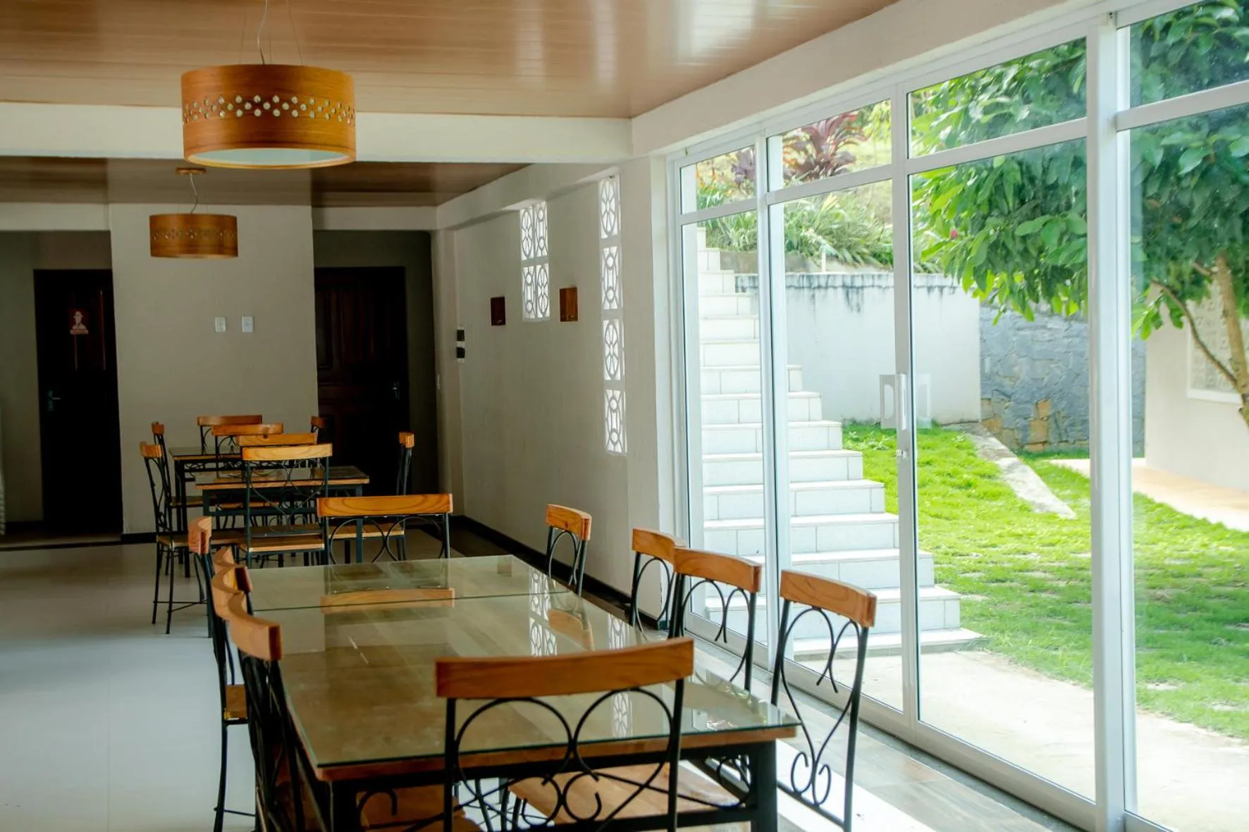 HOTEL CANTINHO DAS FLORES