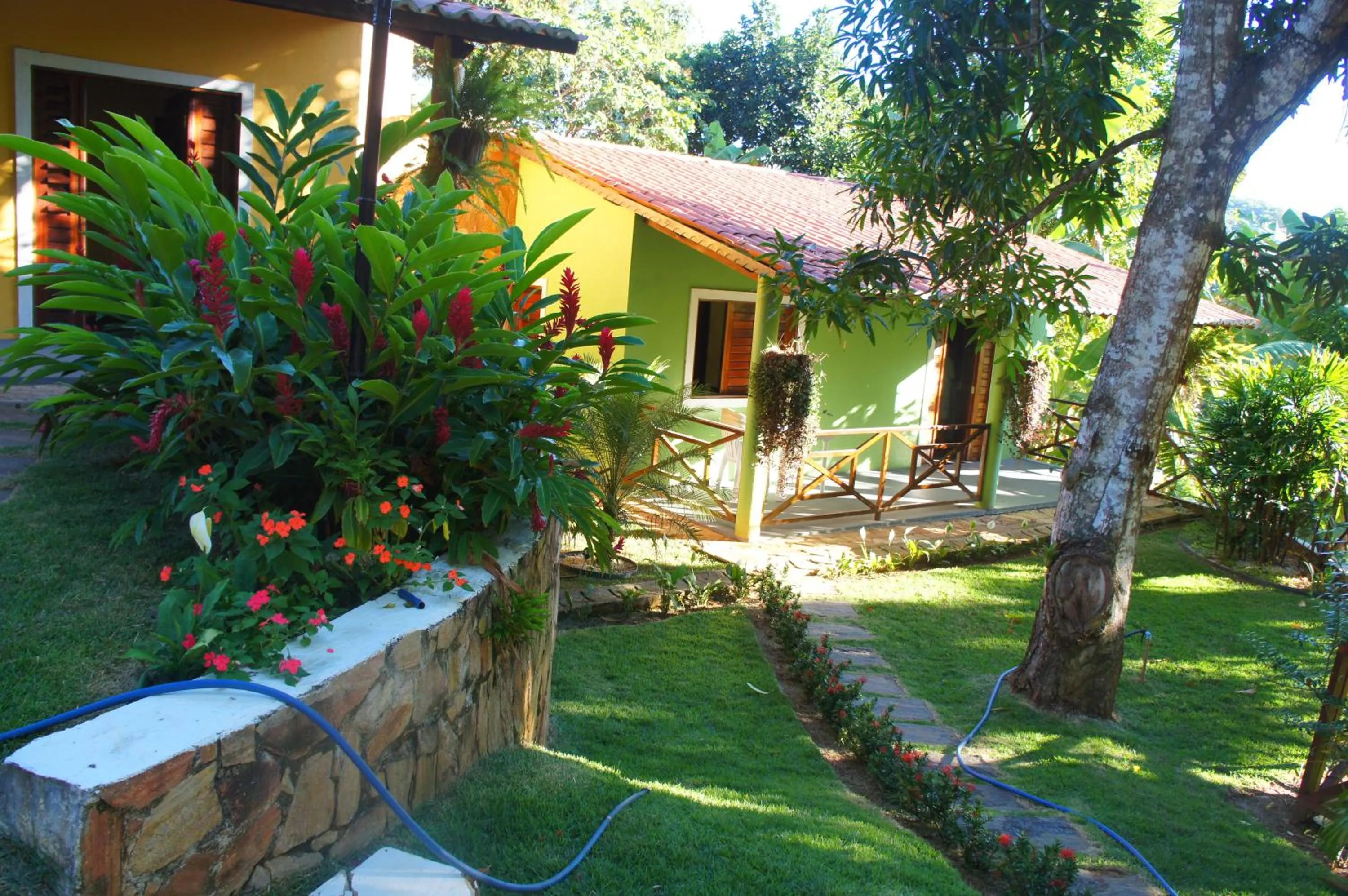 HOTEL CANTINHO DAS FLORES