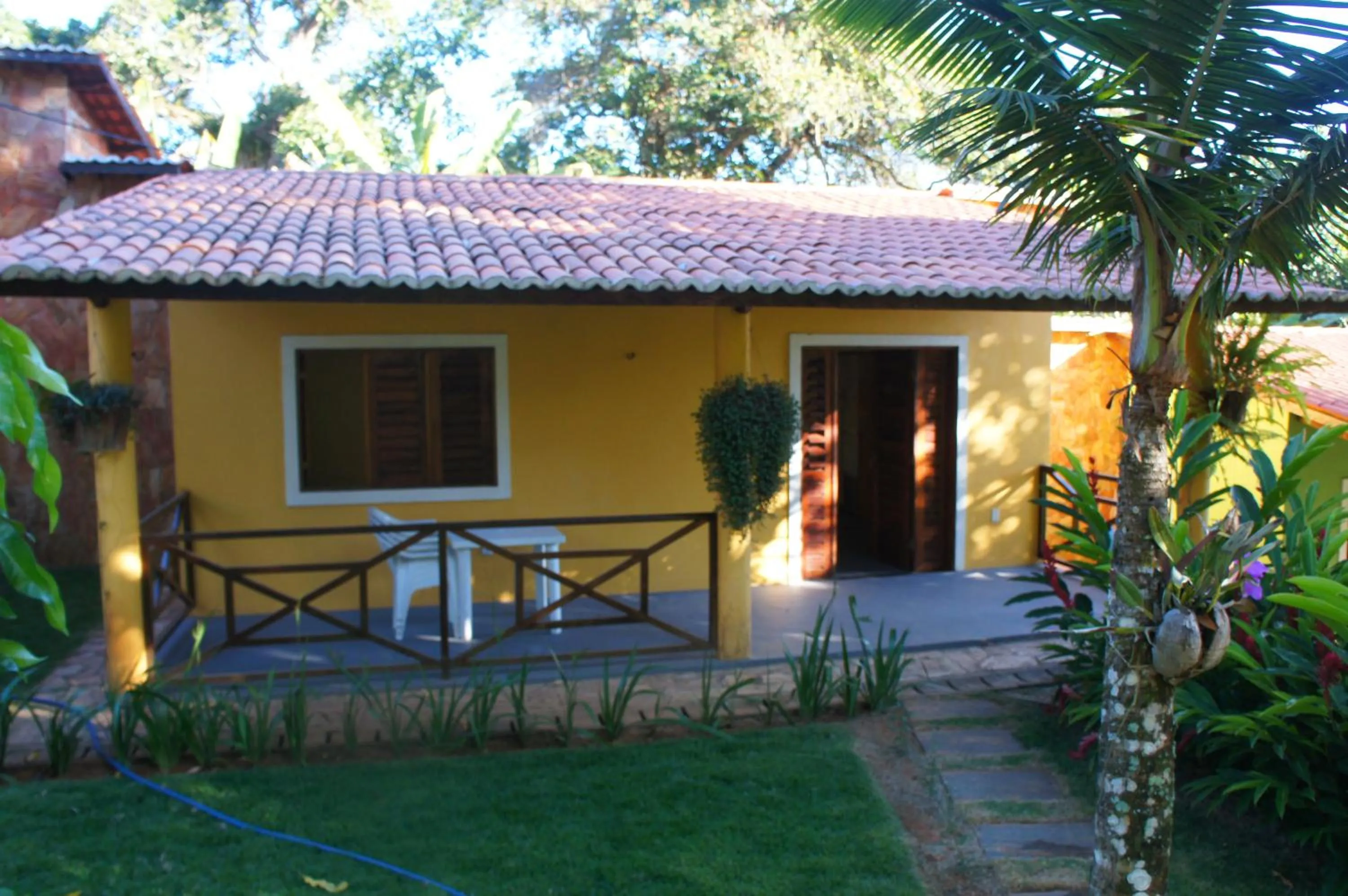 HOTEL CANTINHO DAS FLORES