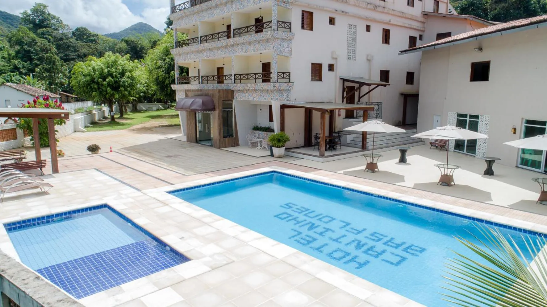 HOTEL CANTINHO DAS FLORES