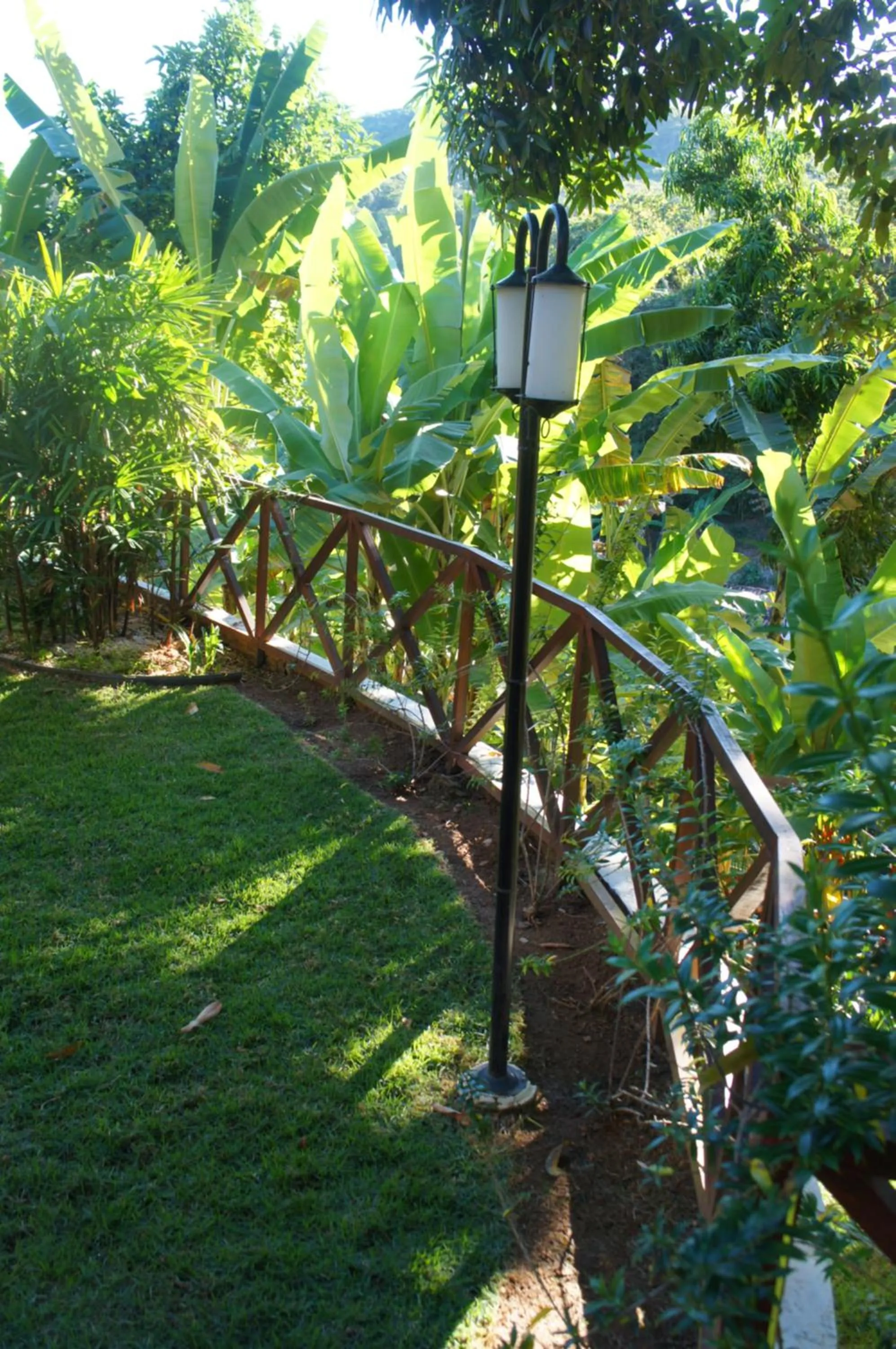 HOTEL CANTINHO DAS FLORES