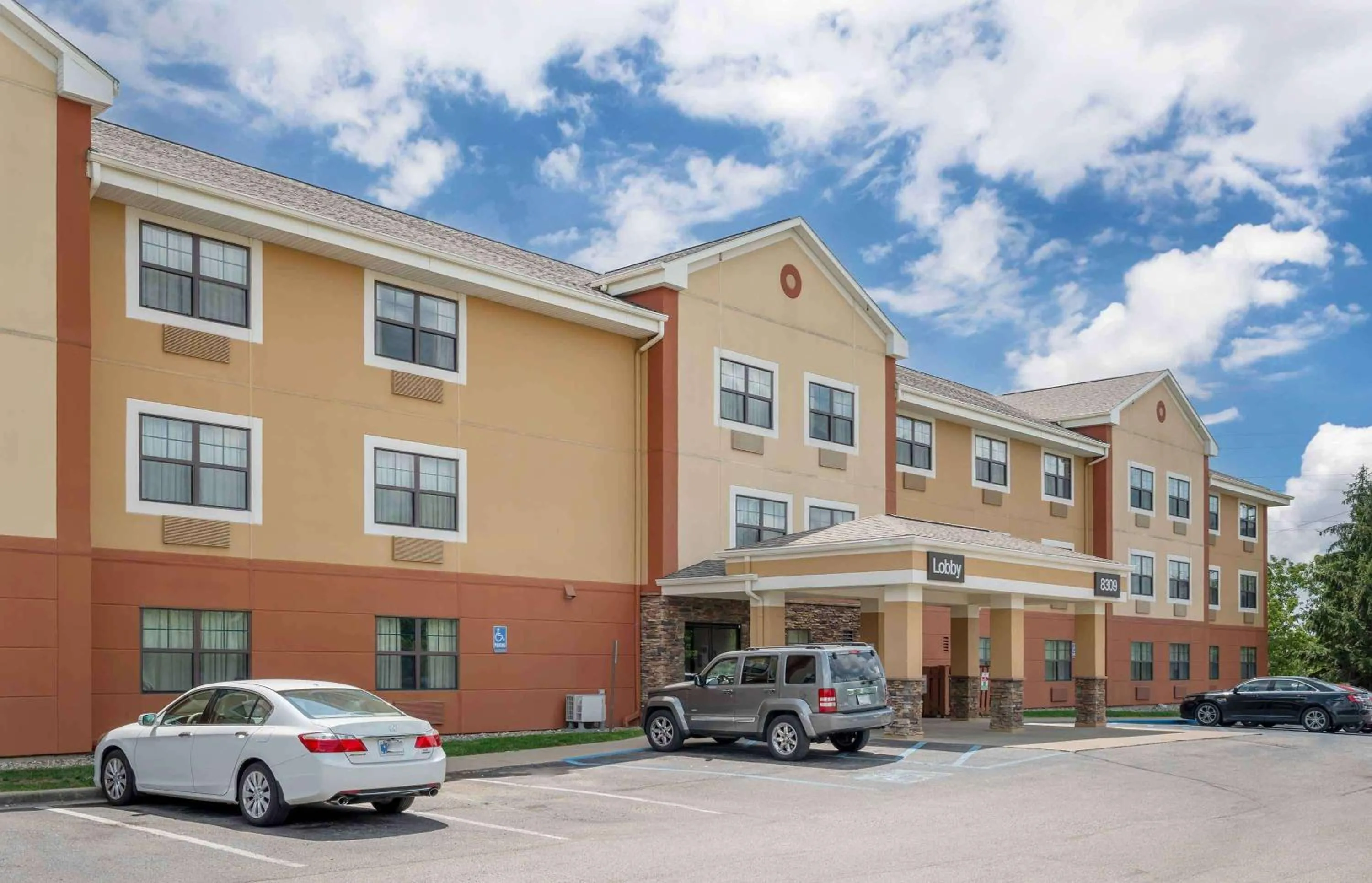Property building in Extended Stay America Suites - Fort Wayne - South